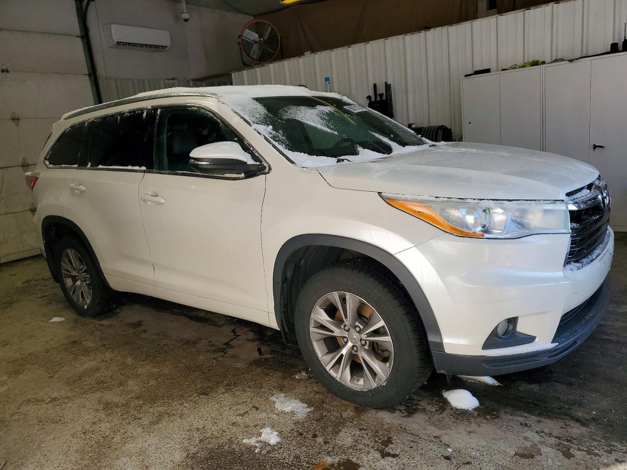 2014 TOYOTA HIGHLANDER XLE photo 10
