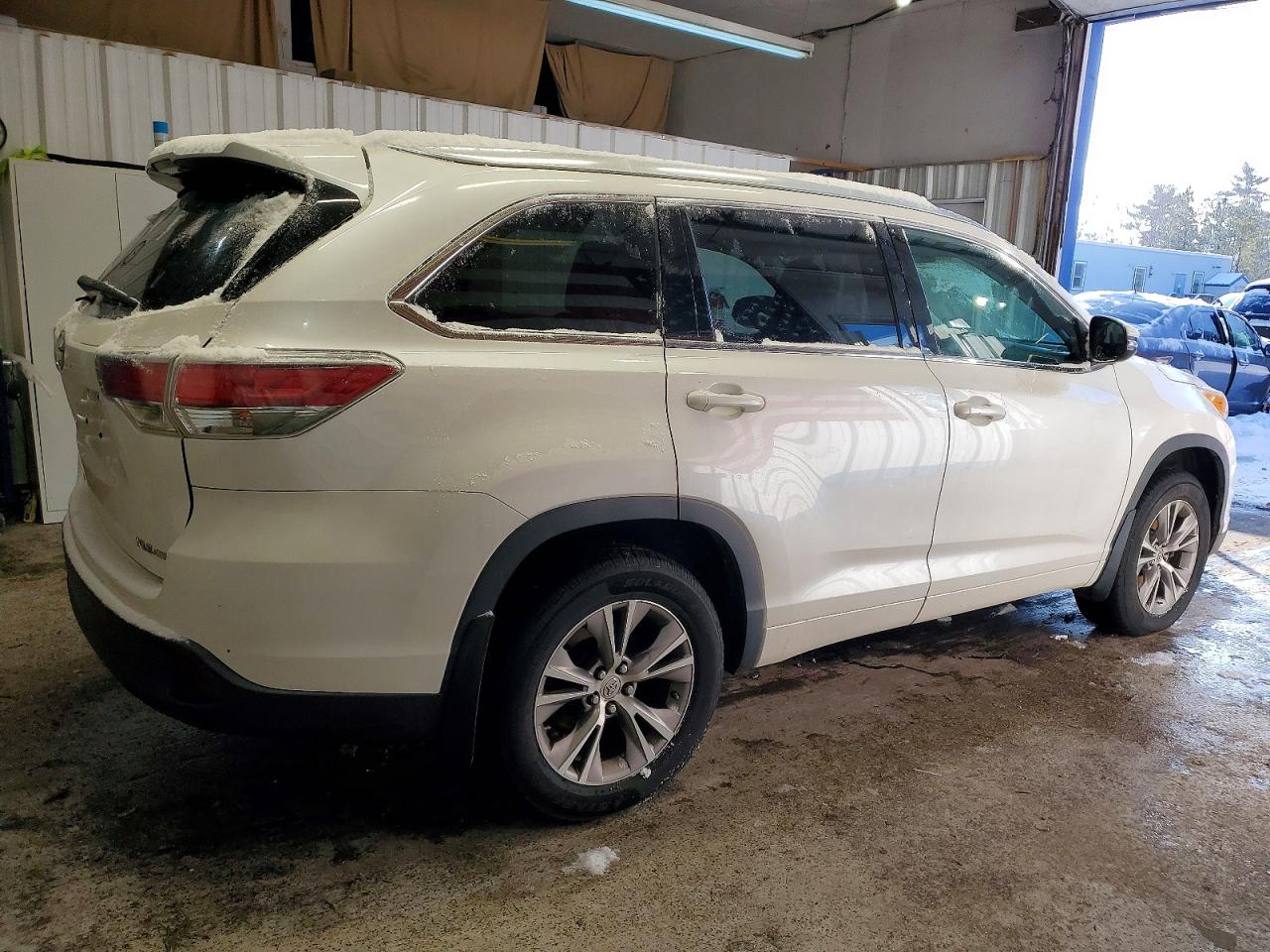 2014 TOYOTA HIGHLANDER XLE photo 7