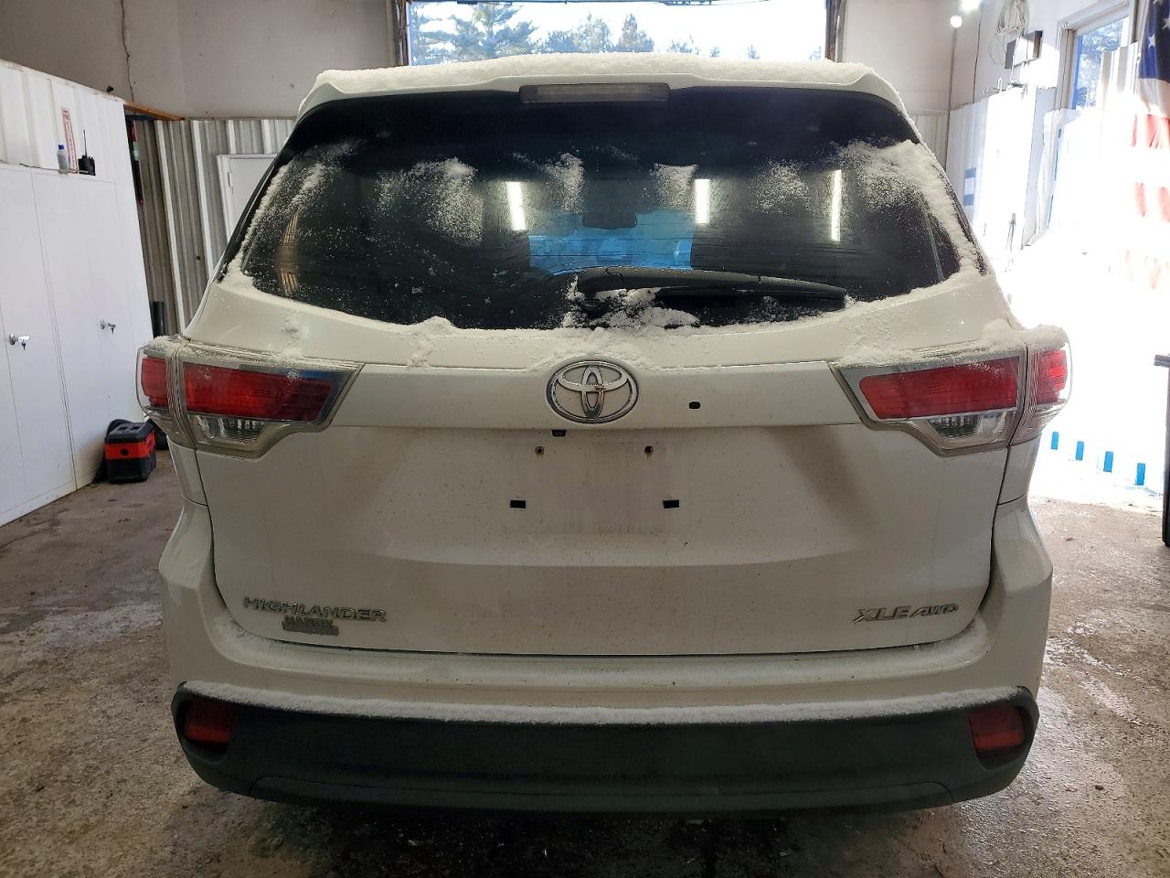 2014 TOYOTA HIGHLANDER XLE photo 16