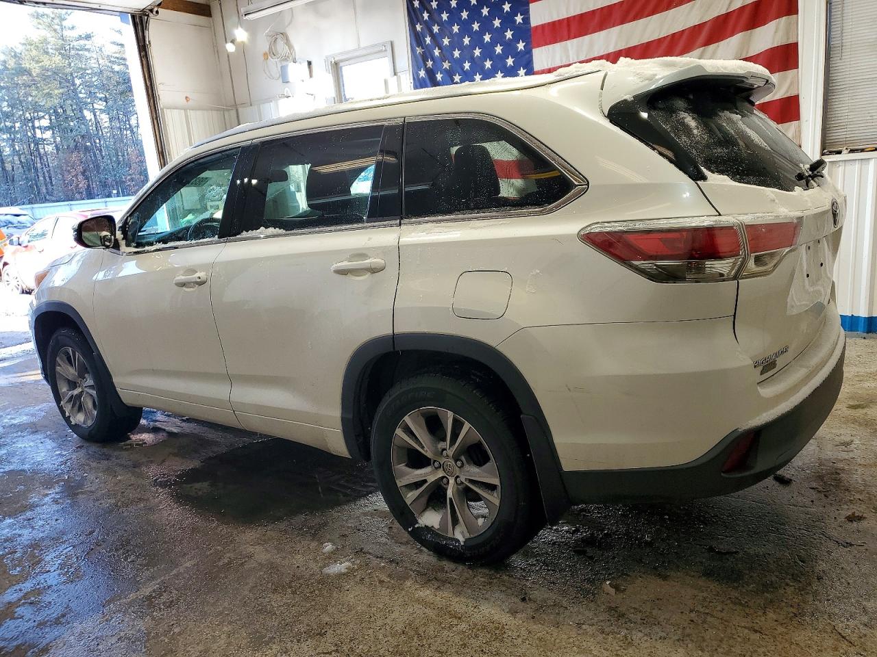 2014 TOYOTA HIGHLANDER XLE photo 4