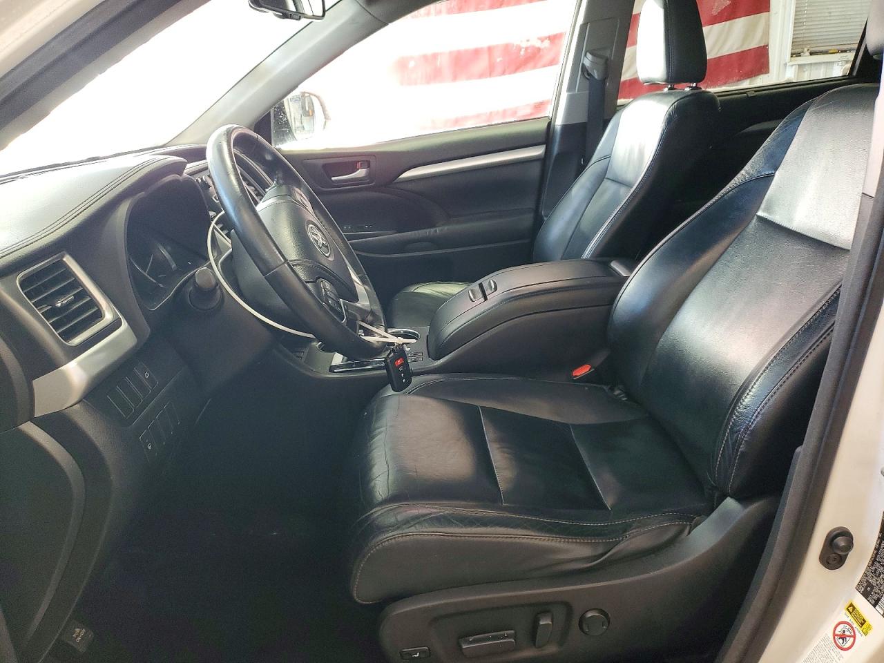 2014 TOYOTA HIGHLANDER XLE photo 19