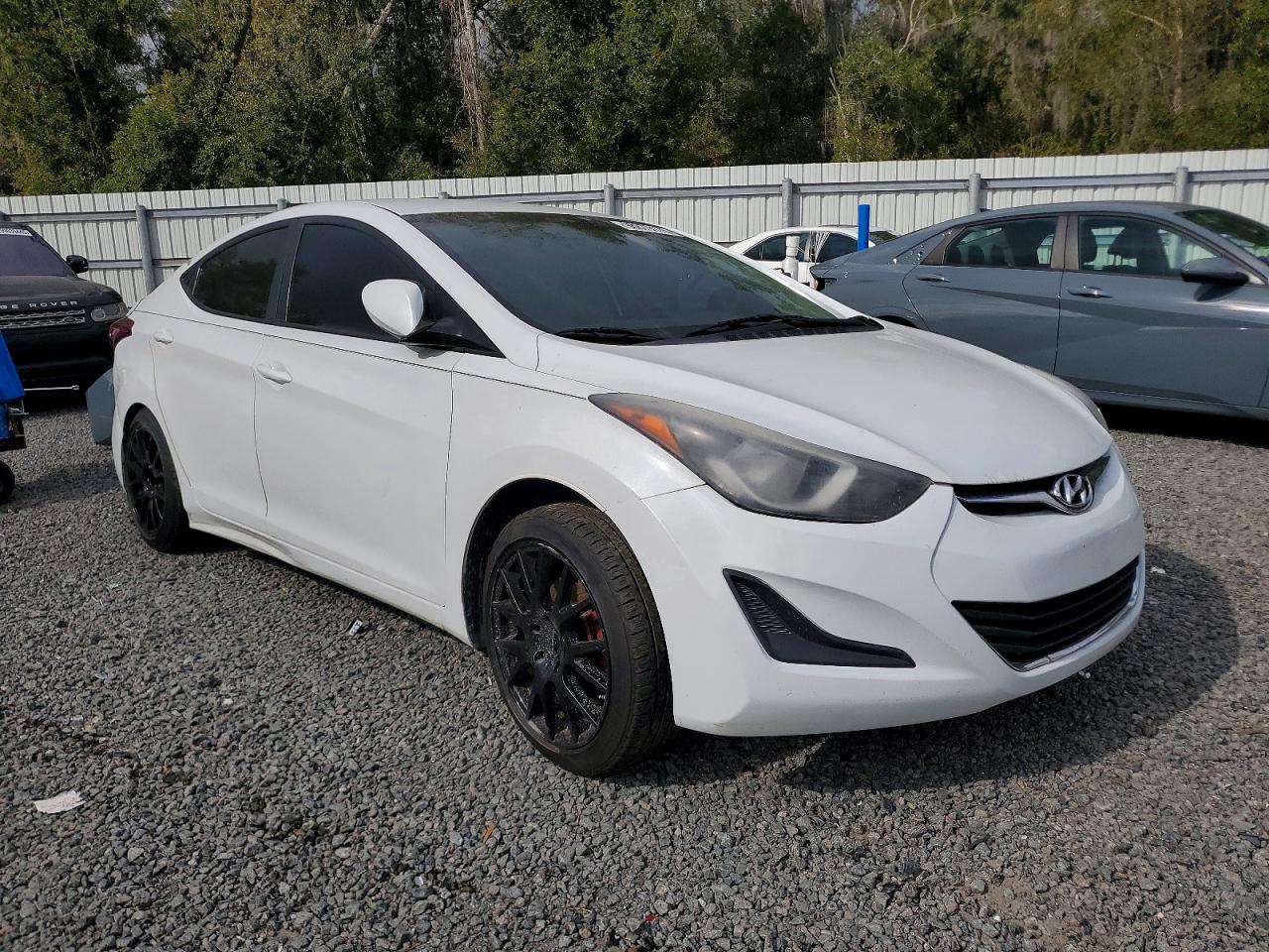 2016 HYUNDAI ELANTRA SE photo 4
