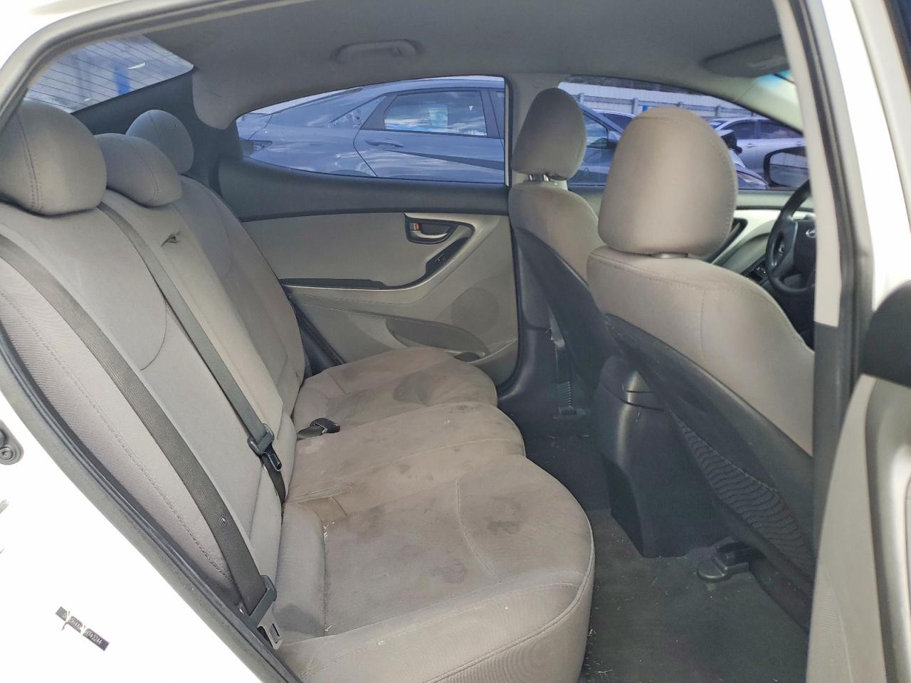 2016 HYUNDAI ELANTRA SE photo 10