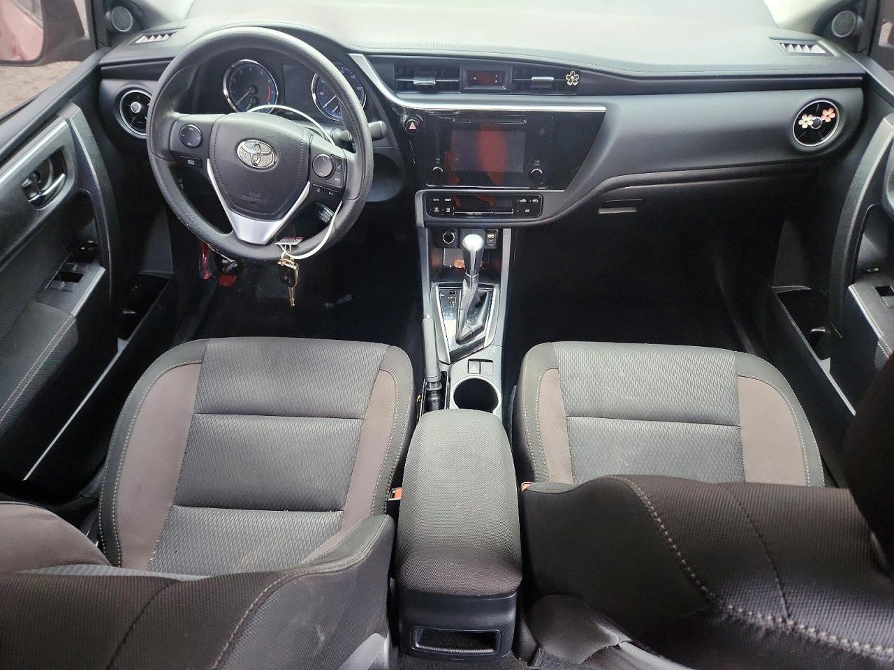 2018 TOYOTA COROLLA L photo 8