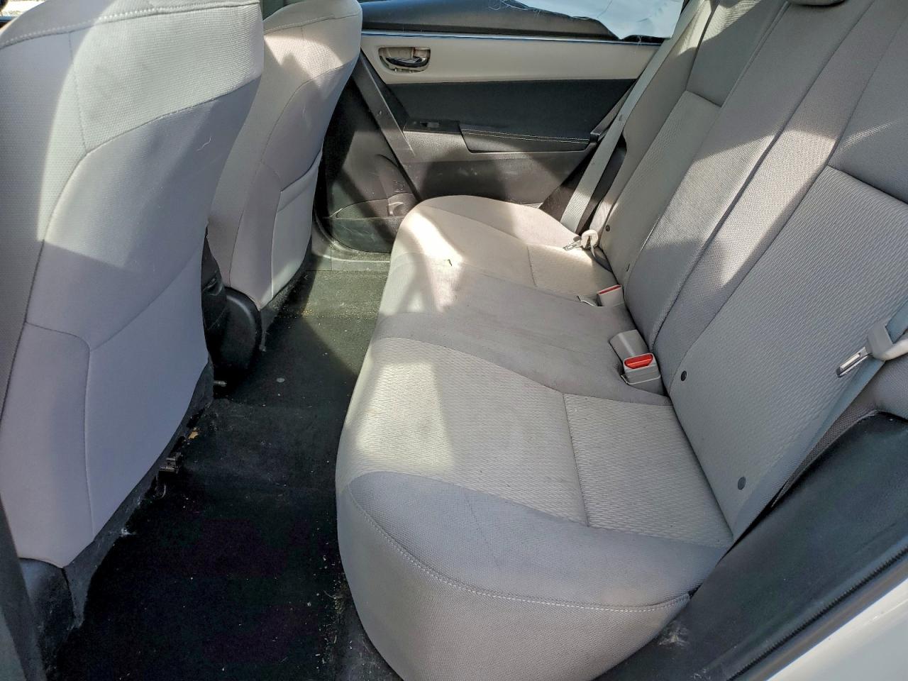 2014 TOYOTA COROLLA L photo 19