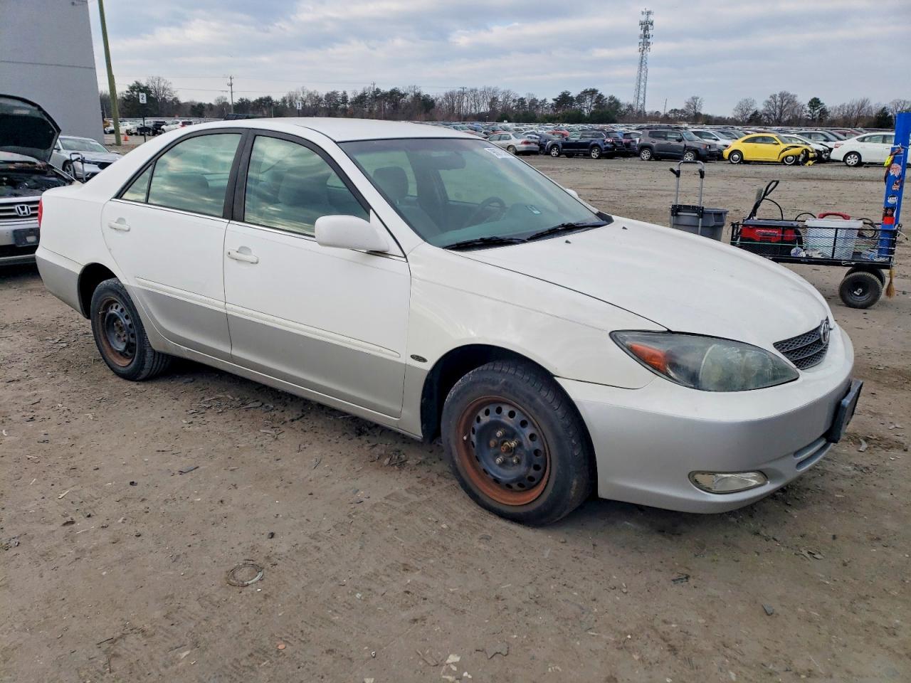 2003 TOYOTA CAMRY LE photo 4