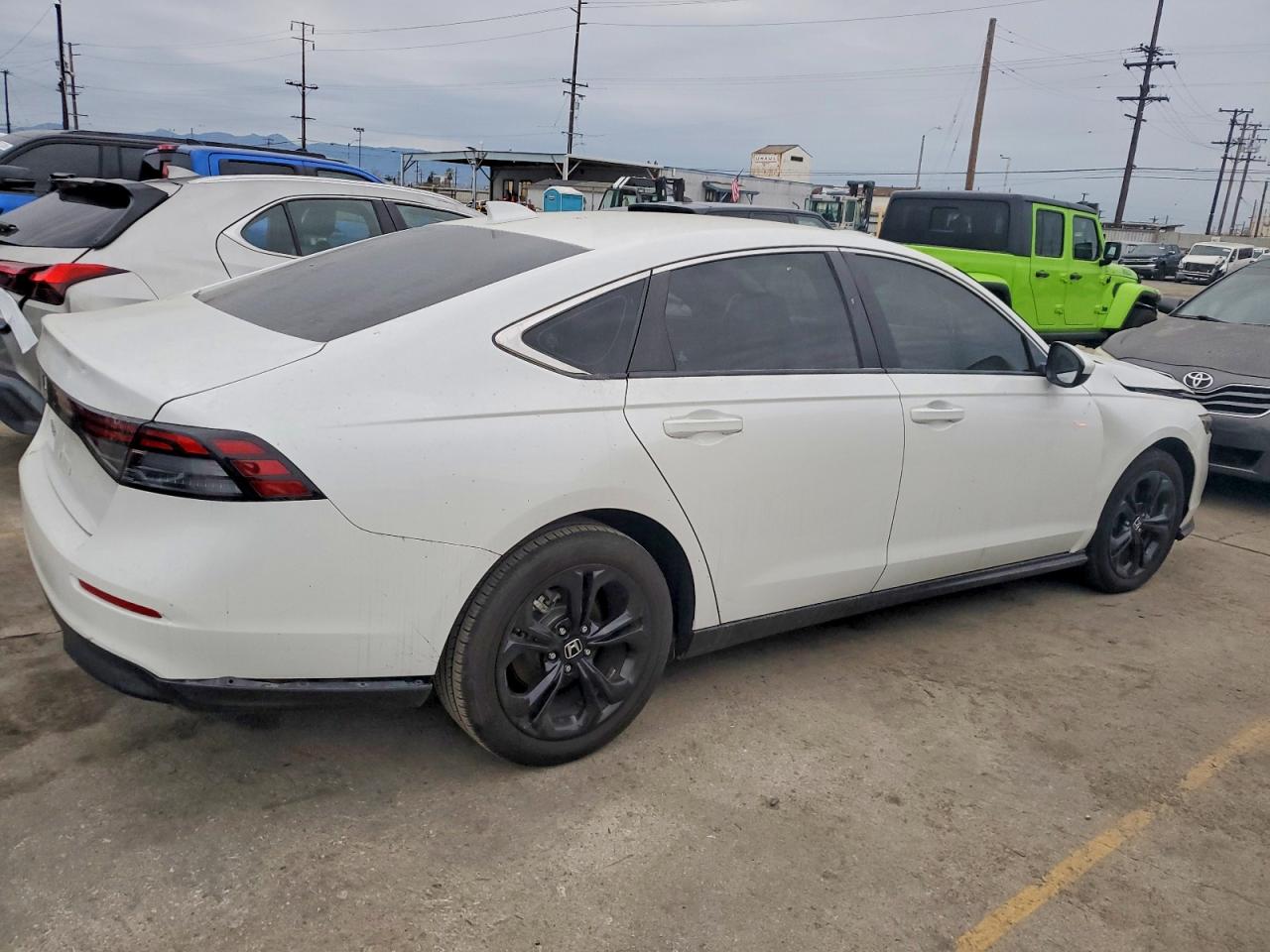 2024 HONDA ACCORD LX photo 3