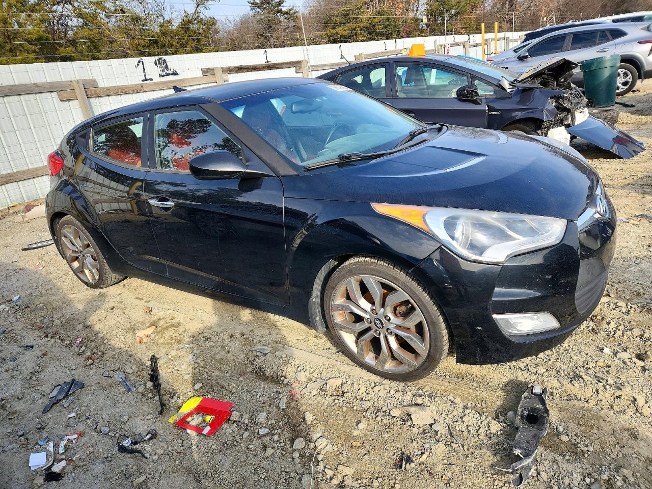 2014 HYUNDAI VELOSTER photo 4