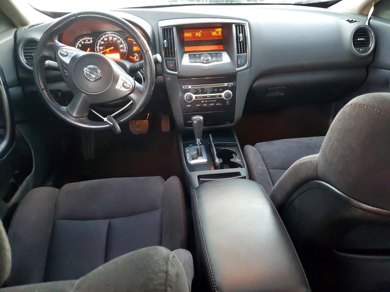 2010 NISSAN MAXIMA S photo 22
