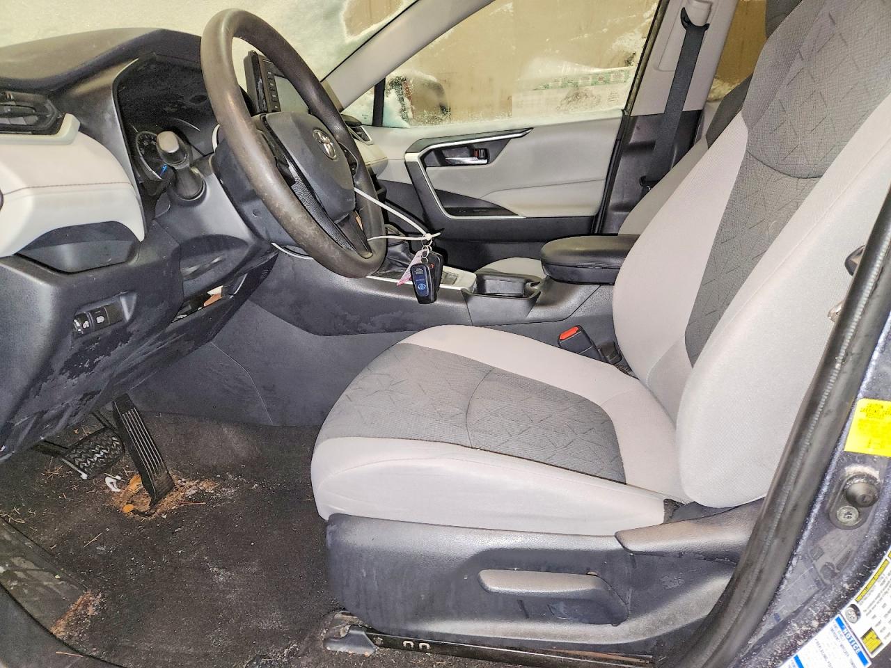 2019 TOYOTA RAV4 XLE photo 7