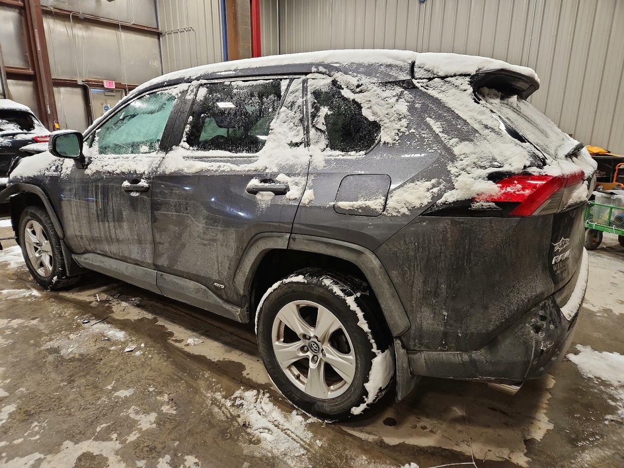 2019 TOYOTA RAV4 XLE photo 2