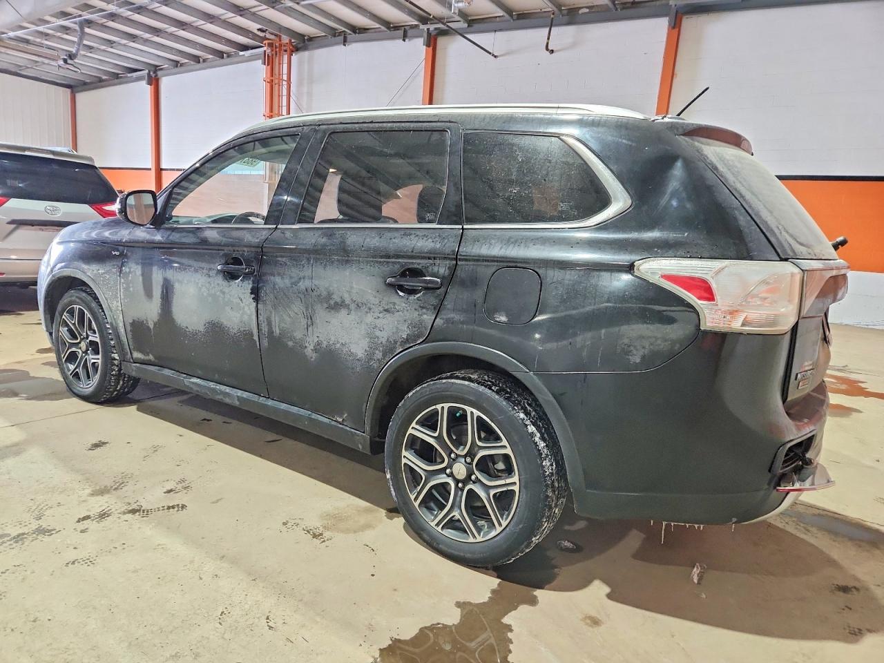 2015 MITSUBISHI OUTLANDER GT photo 2