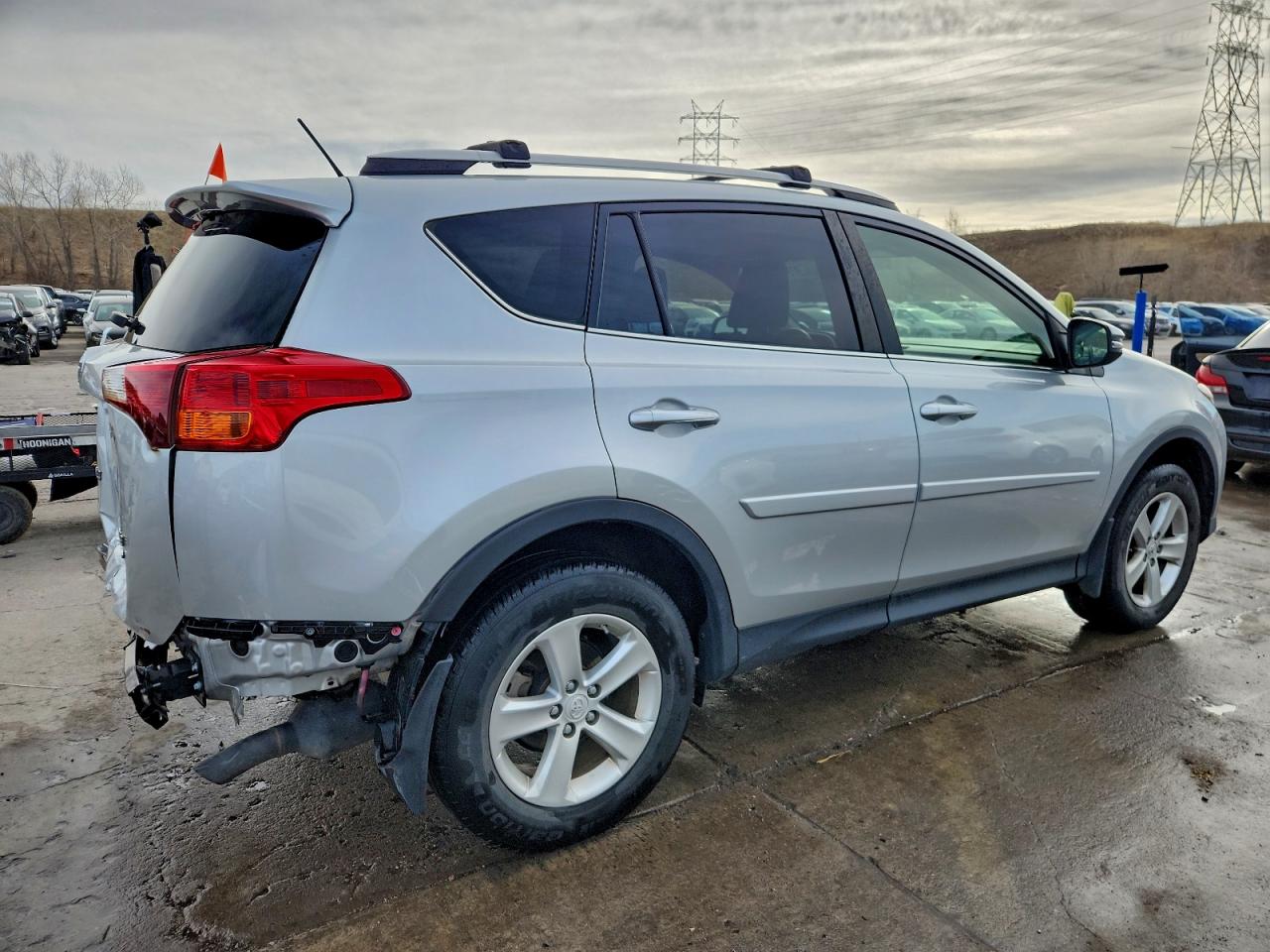 2014 TOYOTA RAV4 XLE photo 3
