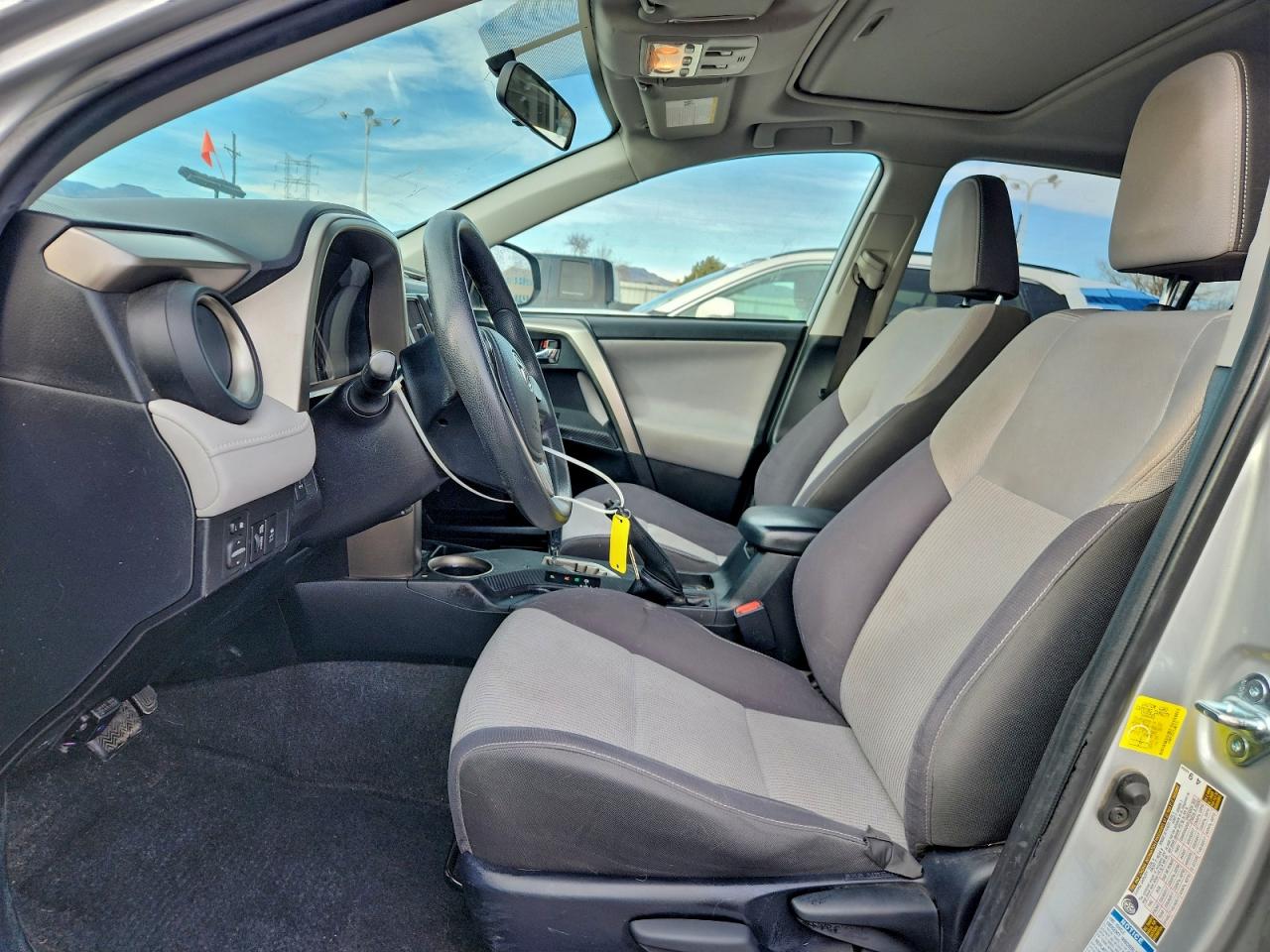 2014 TOYOTA RAV4 XLE photo 7