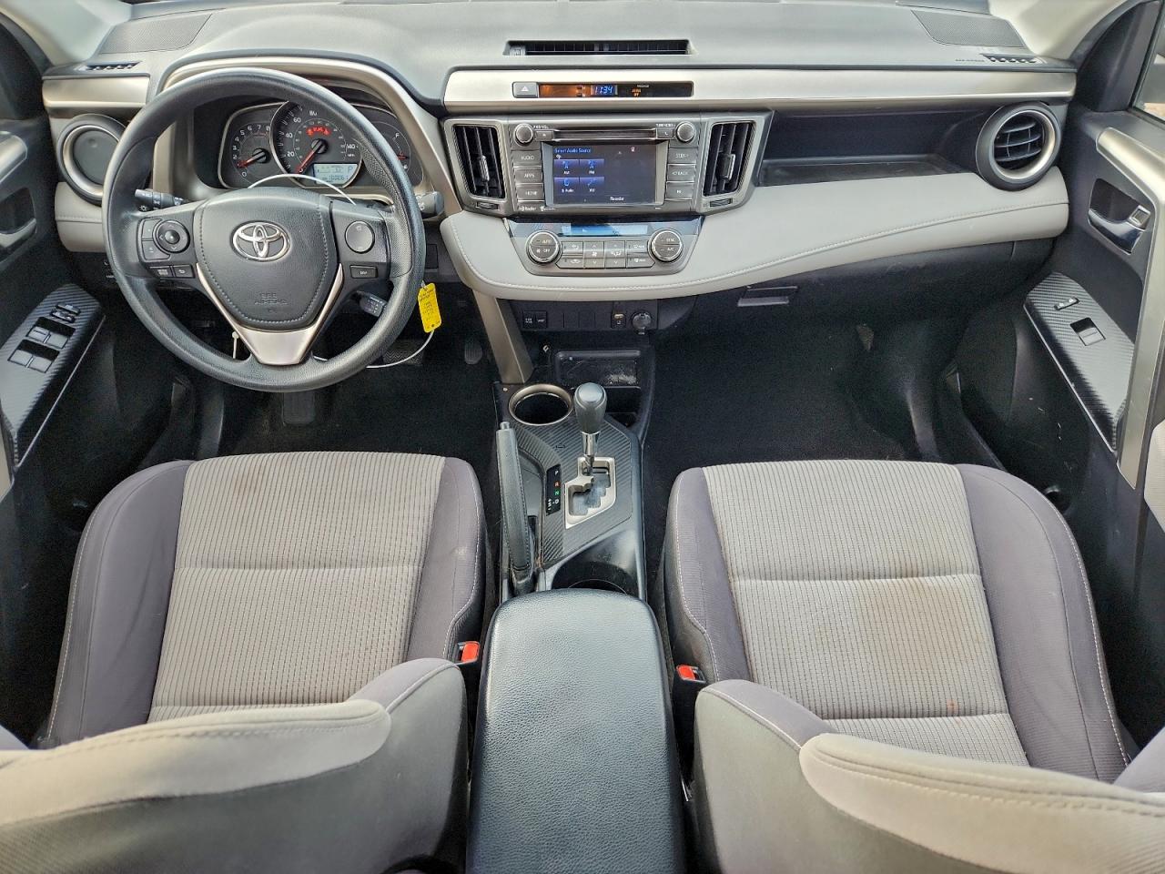 2014 TOYOTA RAV4 XLE photo 8
