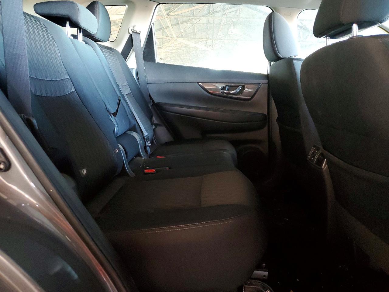 2018 NISSAN ROGUE S photo 10