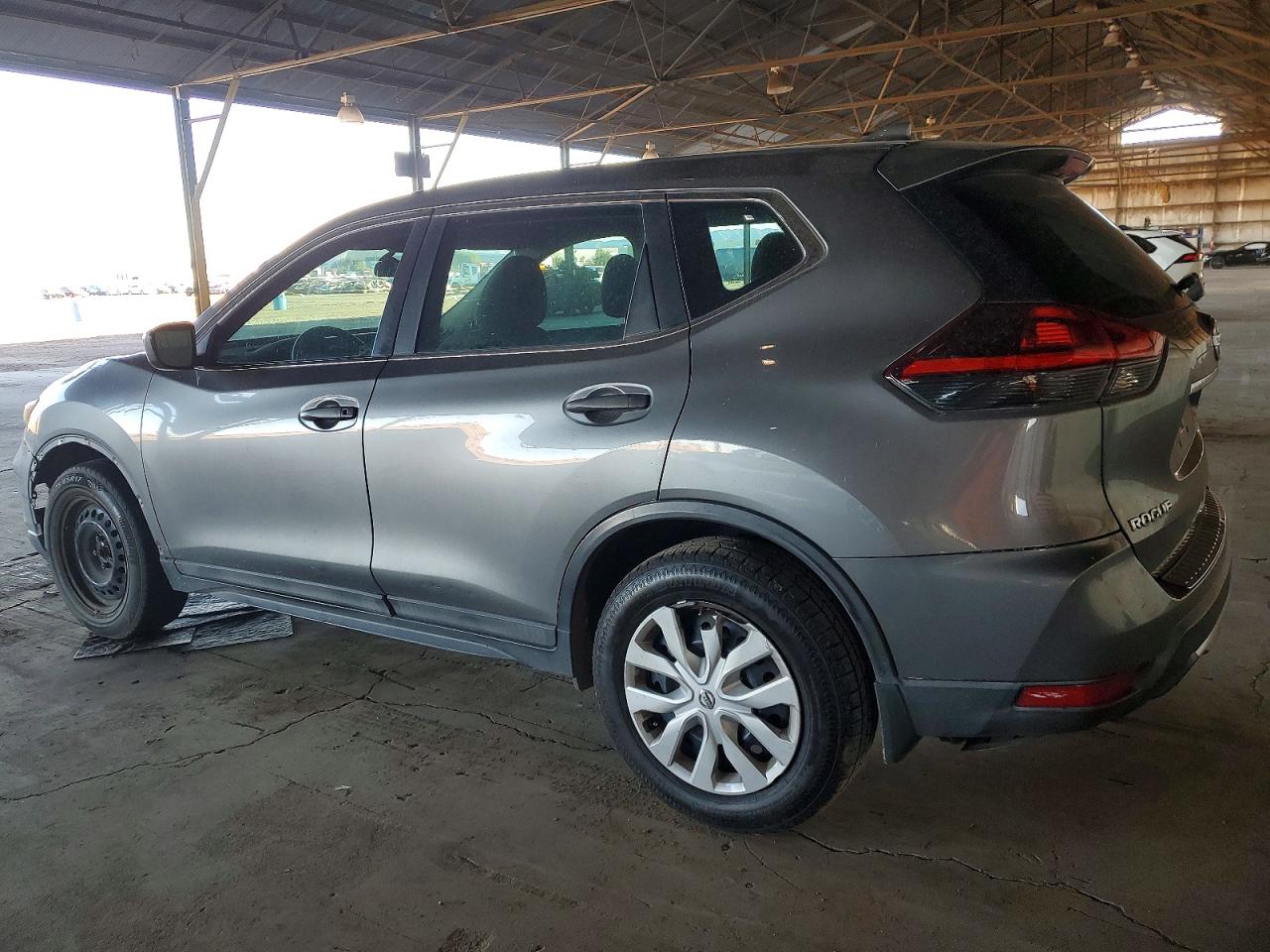 2018 NISSAN ROGUE S photo 2