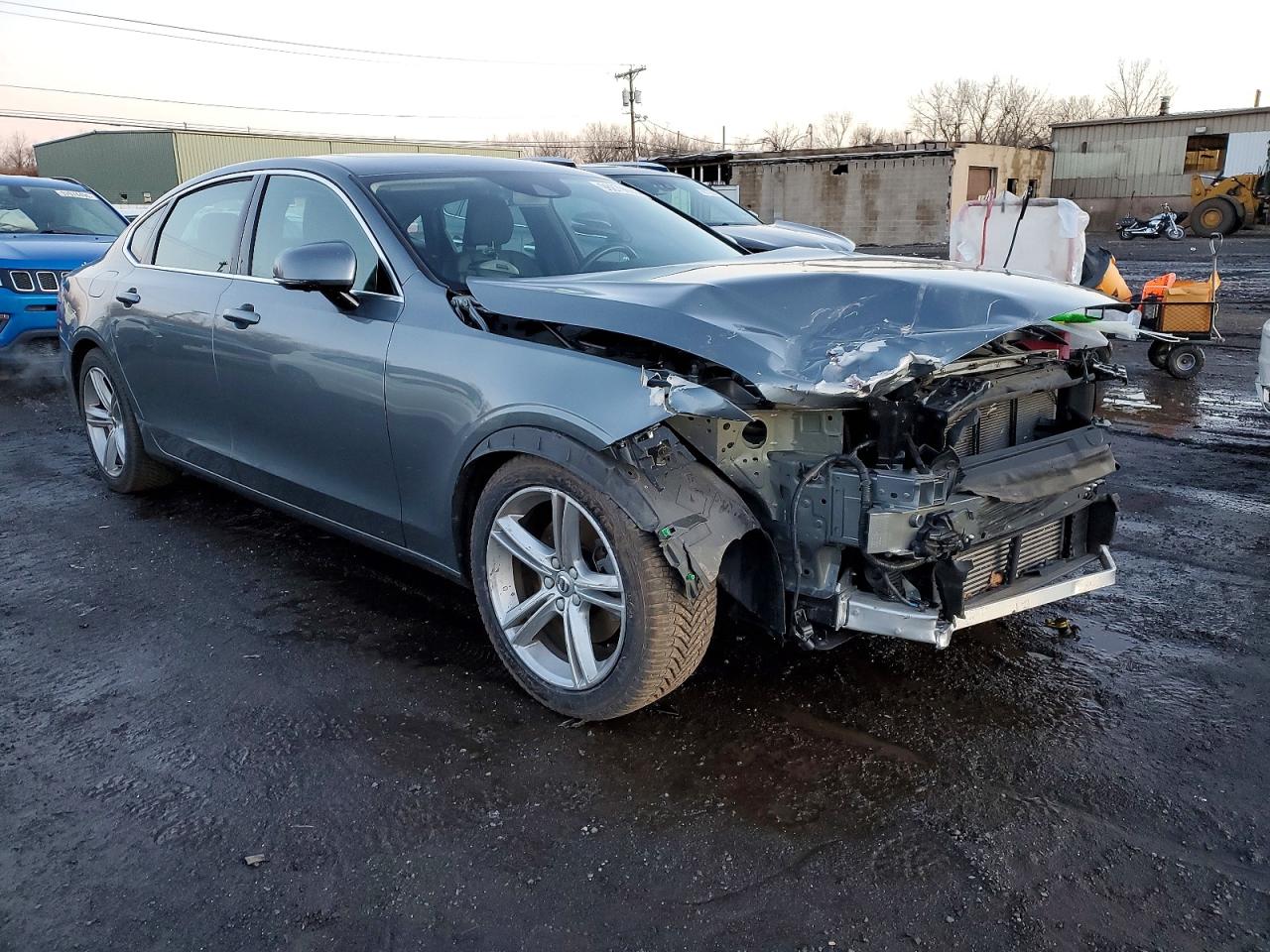 2018 VOLVO S90 T5 MOMENTUM photo 4