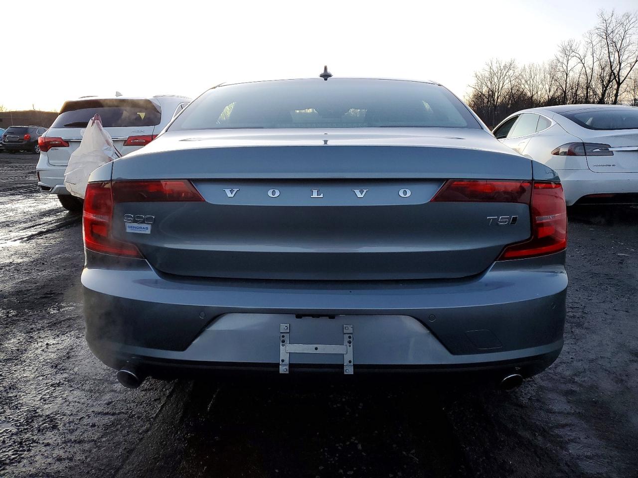 2018 VOLVO S90 T5 MOMENTUM photo 6