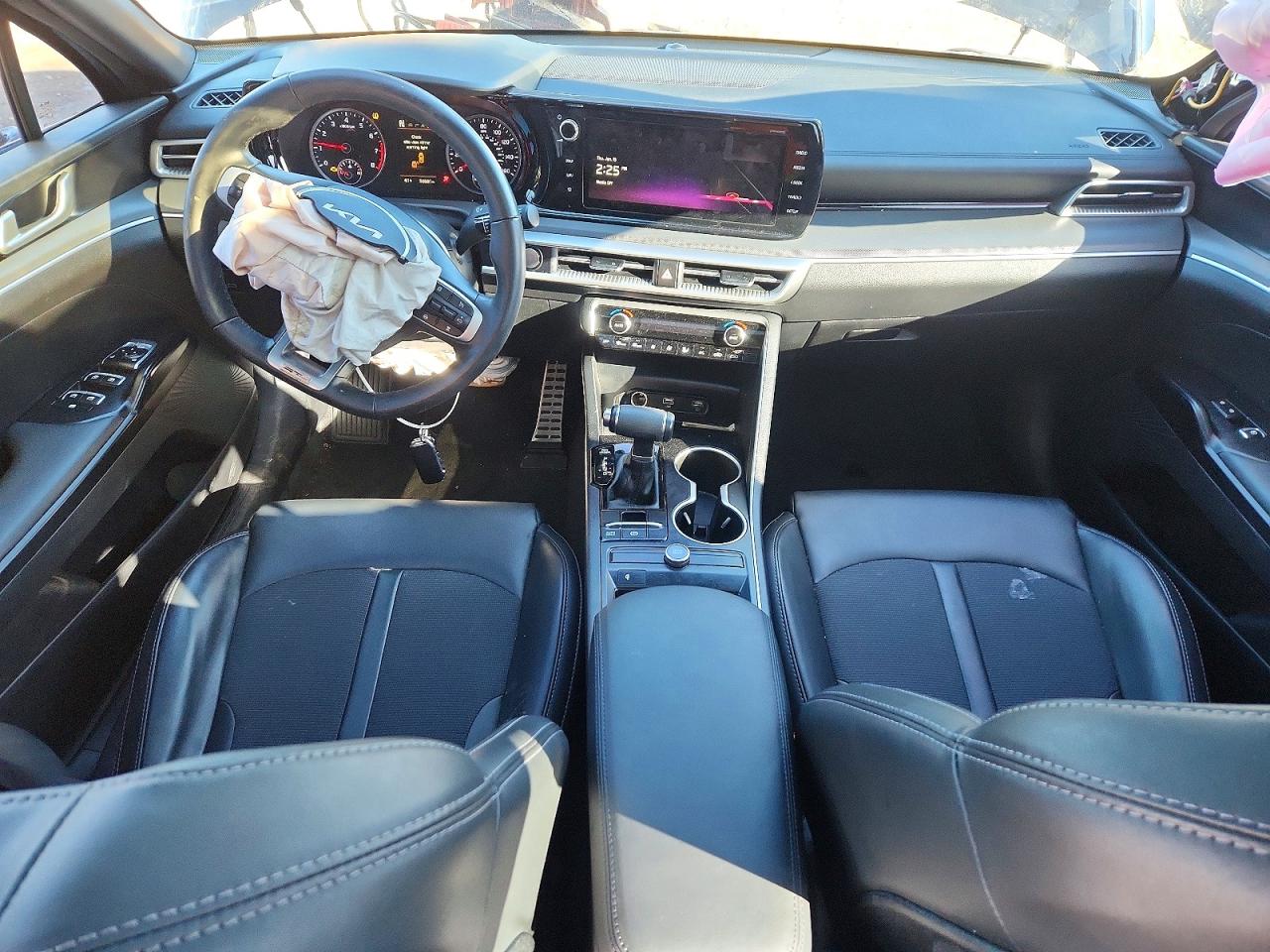 2023 KIA K5 GT LINE photo 8