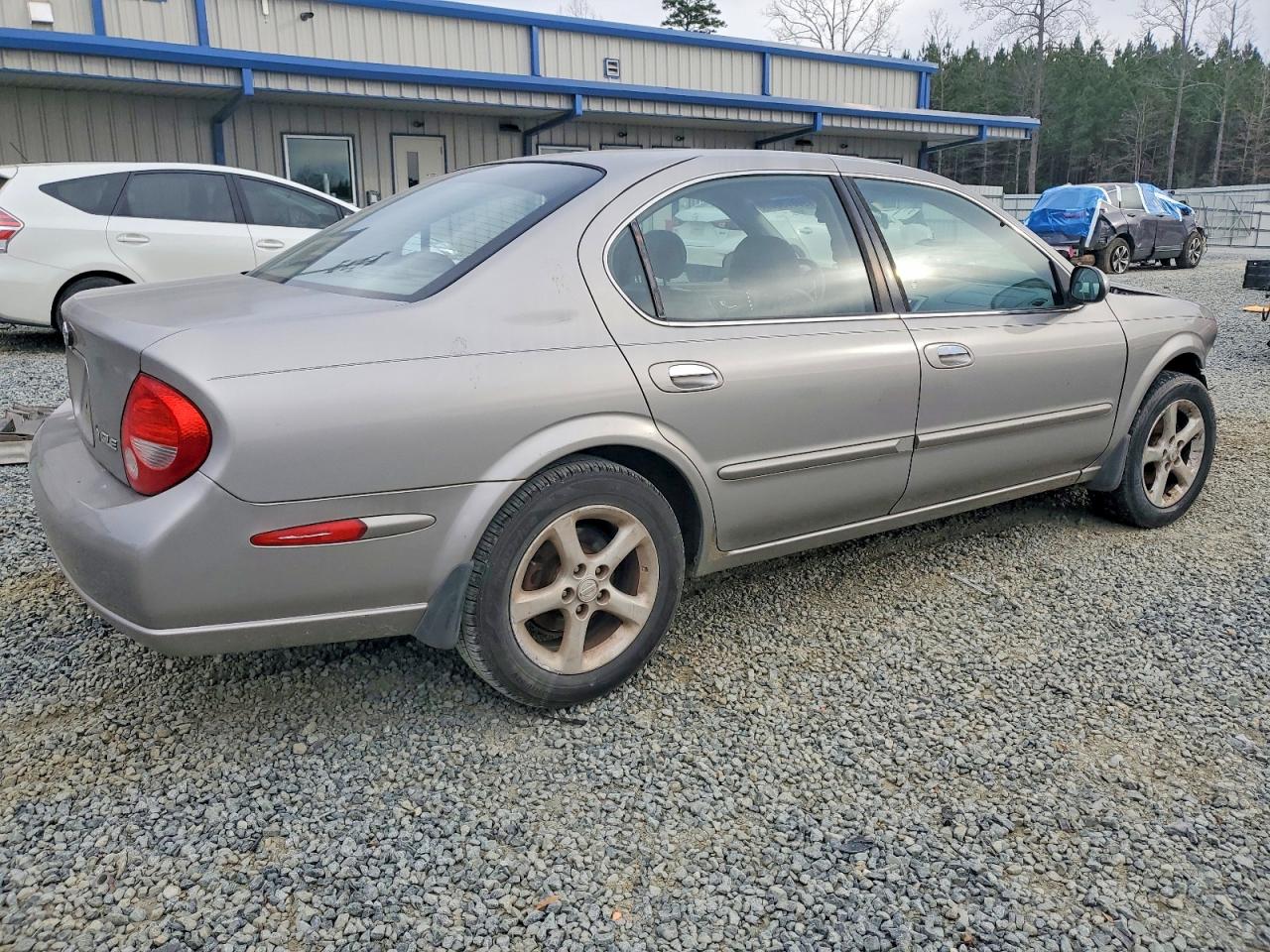 2000 NISSAN MAXIMA GLE photo 3
