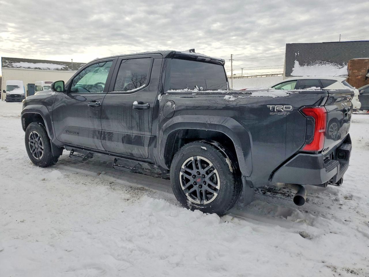 2024 TOYOTA TACOMA DOUBLE CAB photo 2