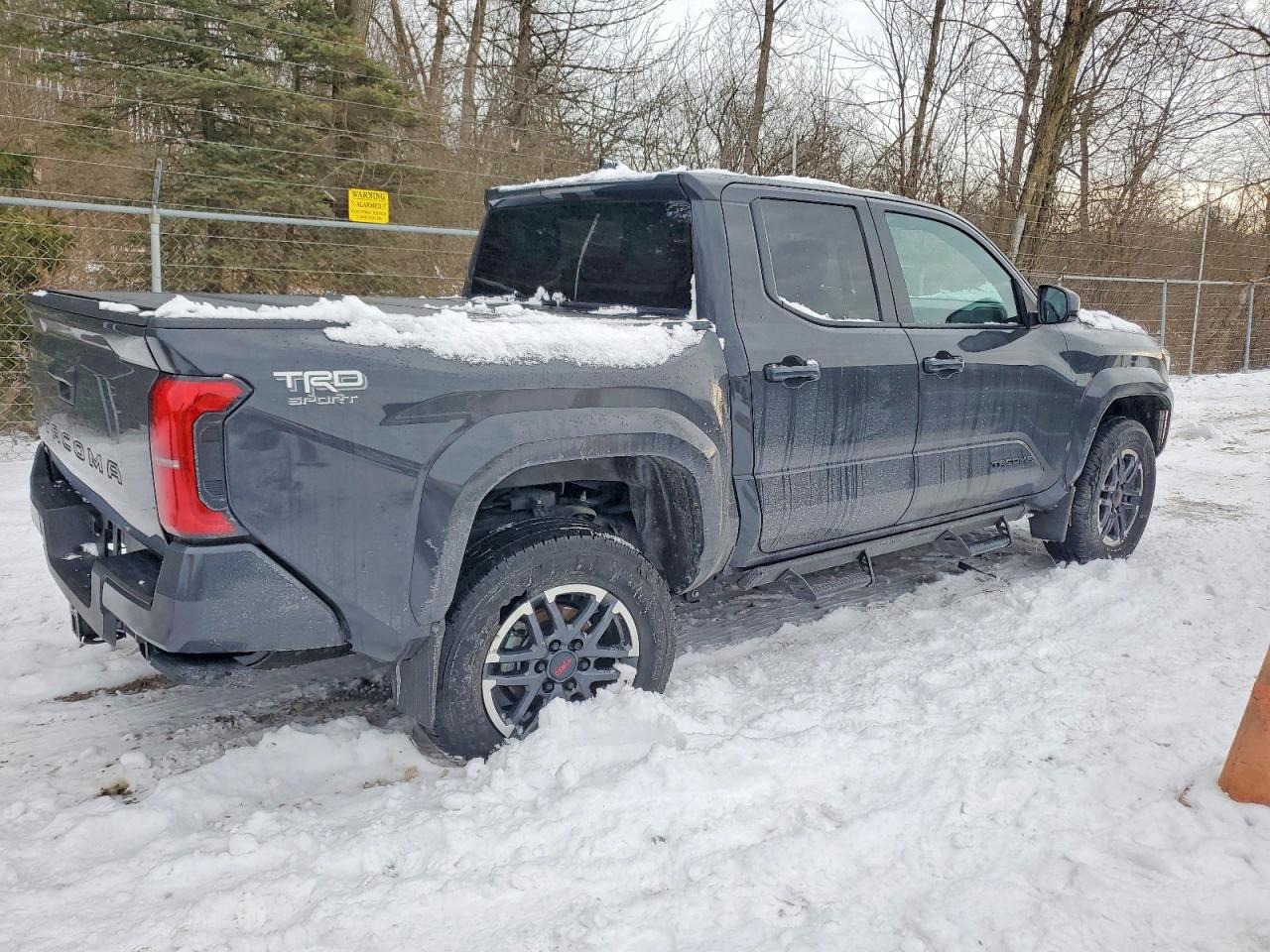 2024 TOYOTA TACOMA DOUBLE CAB photo 3