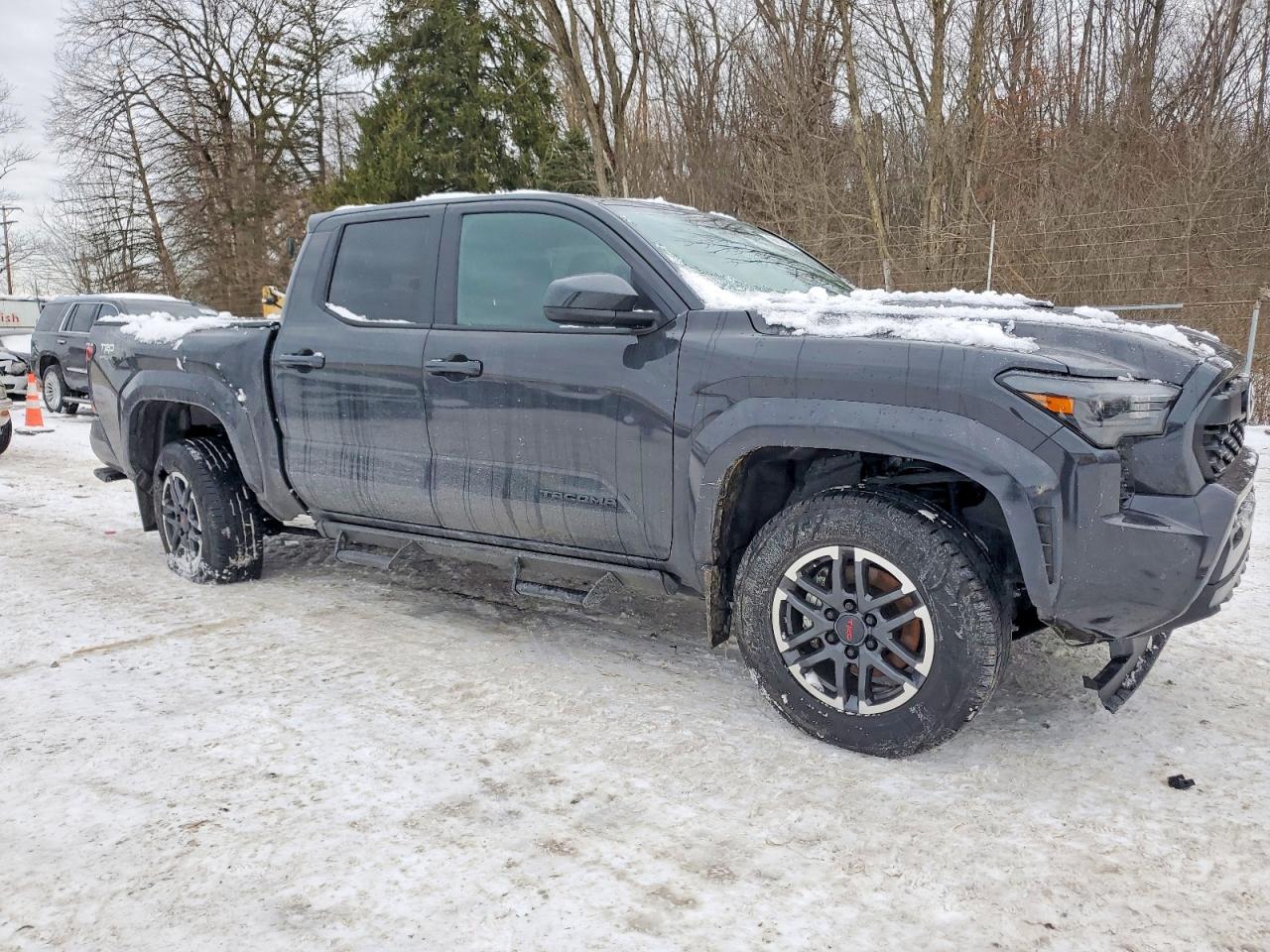 2024 TOYOTA TACOMA DOUBLE CAB photo 4