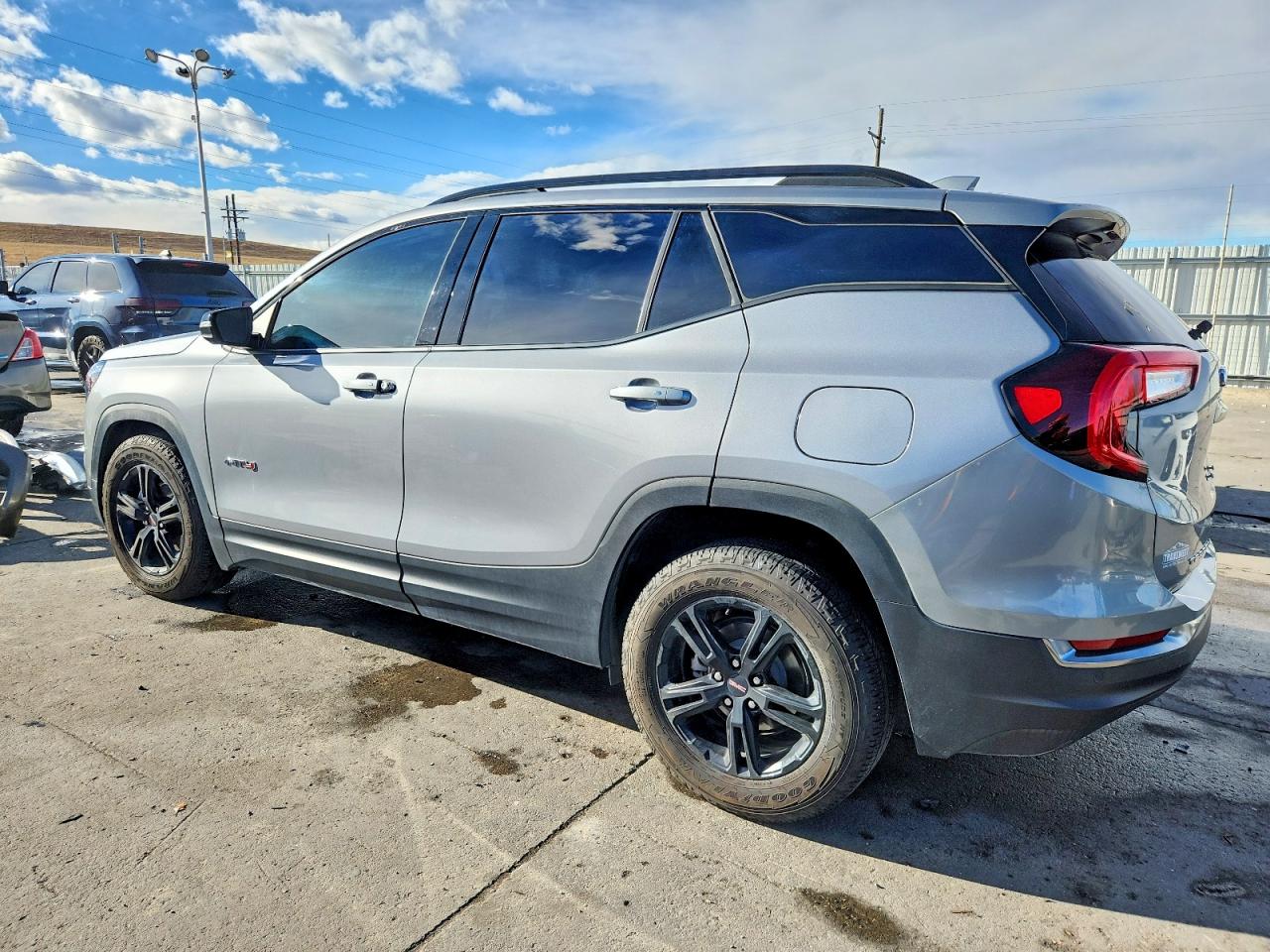 2024 GMC TERRAIN AT4 photo 2