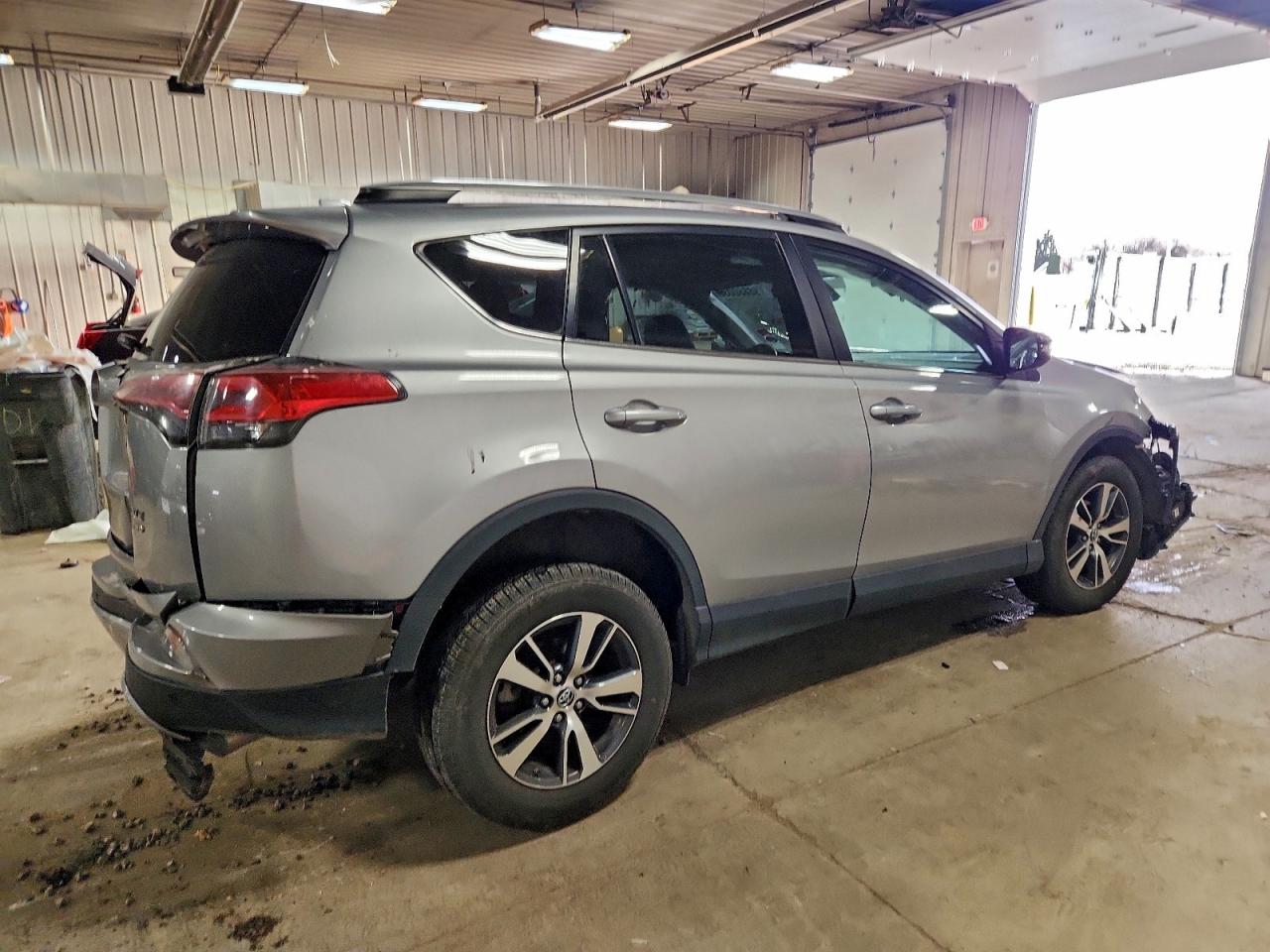 2018 TOYOTA RAV4 ADVENTURE photo 3
