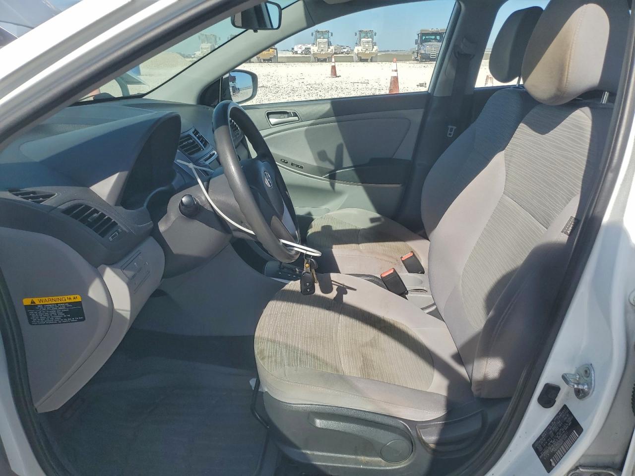 2017 HYUNDAI ACCENT SE photo 7