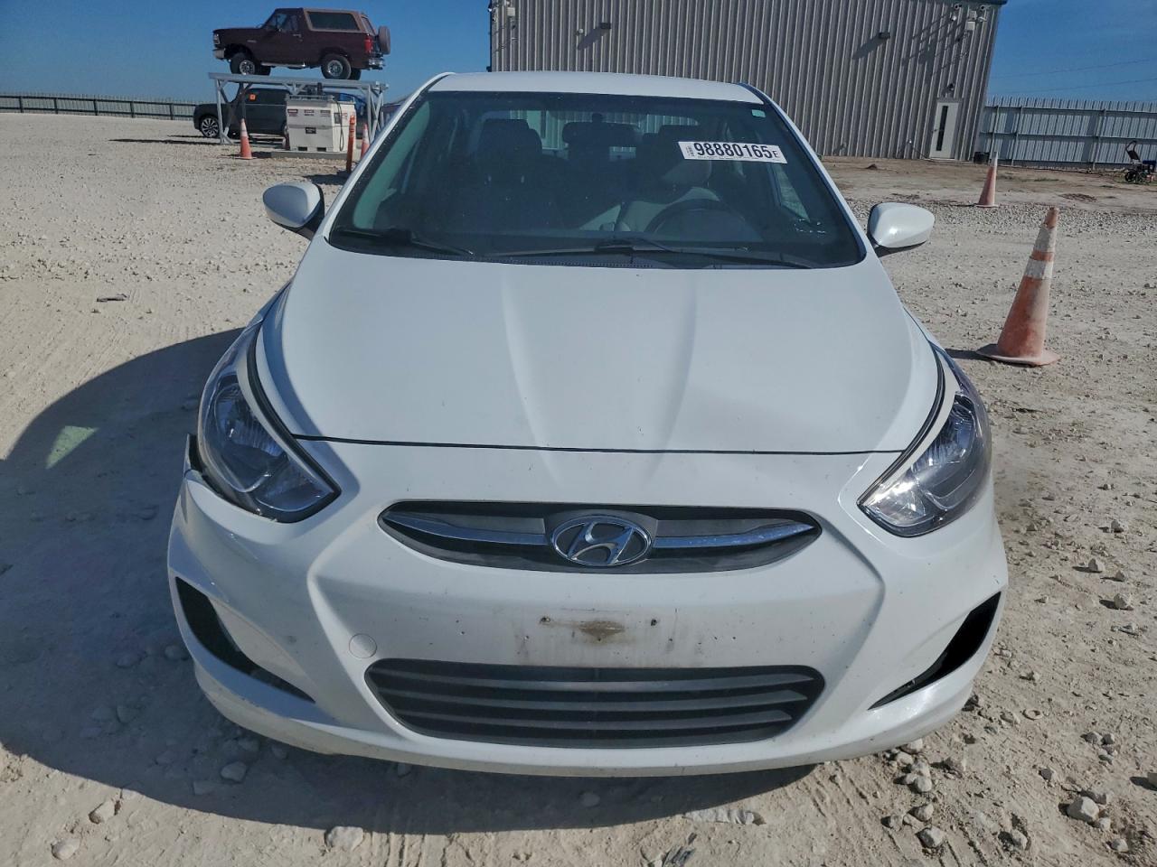 2017 HYUNDAI ACCENT SE photo 5