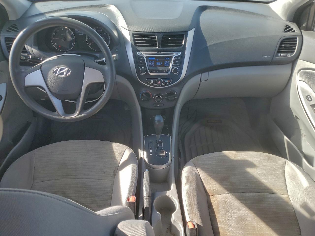 2017 HYUNDAI ACCENT SE photo 8
