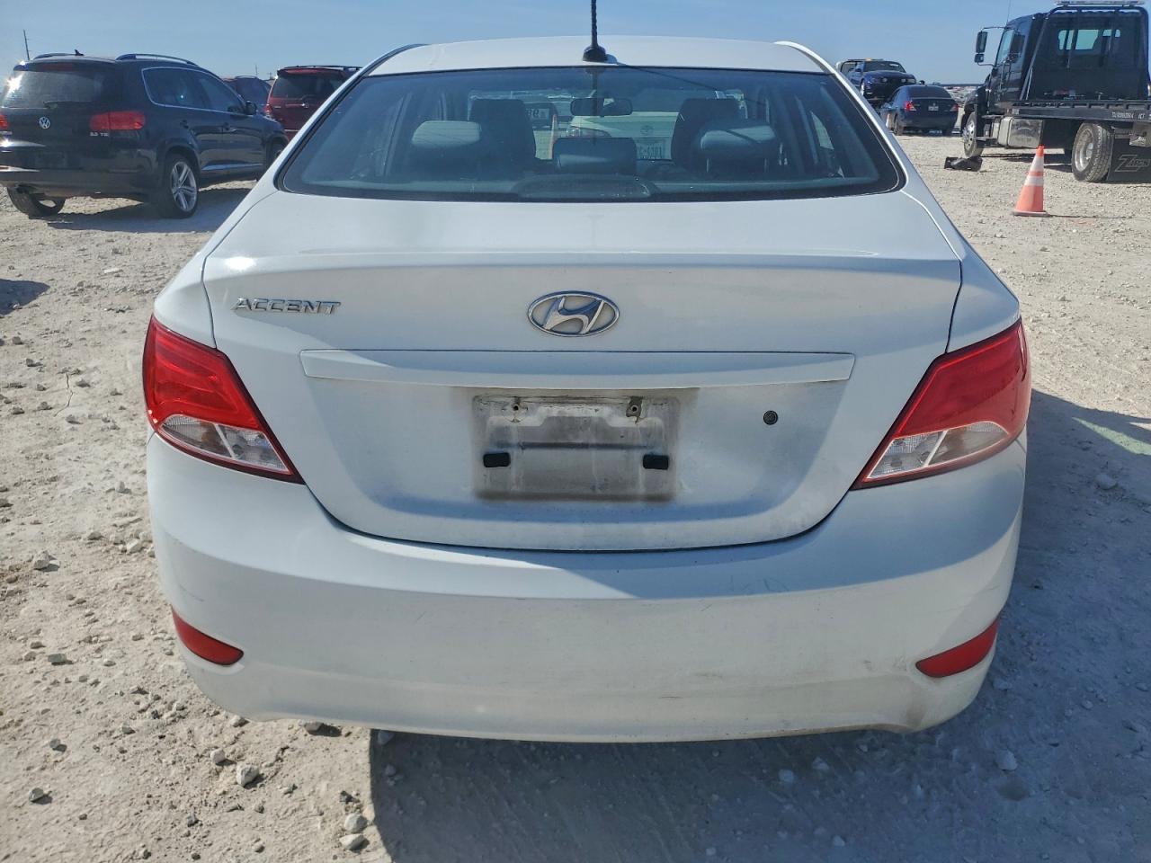 2017 HYUNDAI ACCENT SE photo 6
