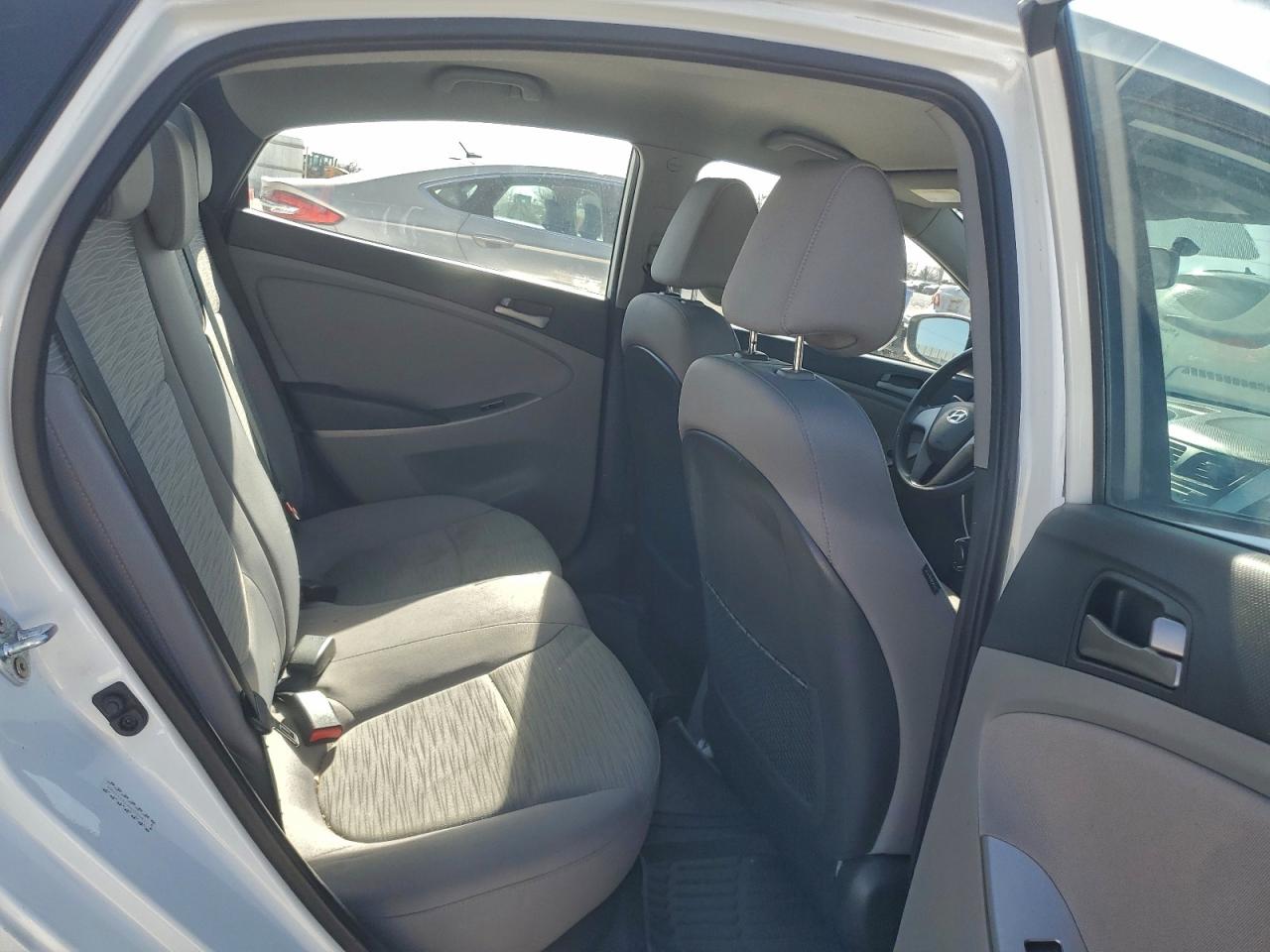 2017 HYUNDAI ACCENT SE photo 10