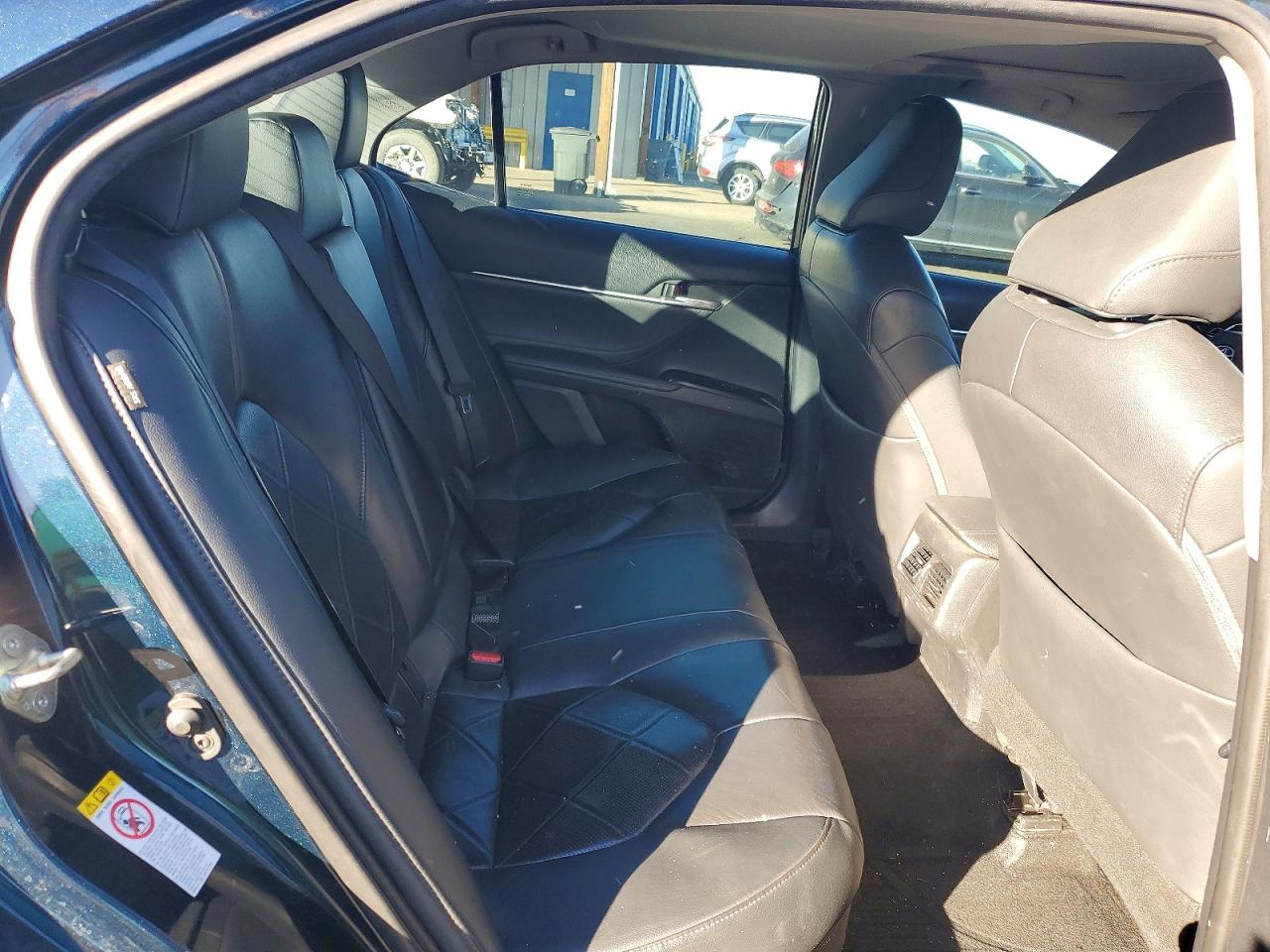 2018 TOYOTA CAMRY HYBRID photo 10