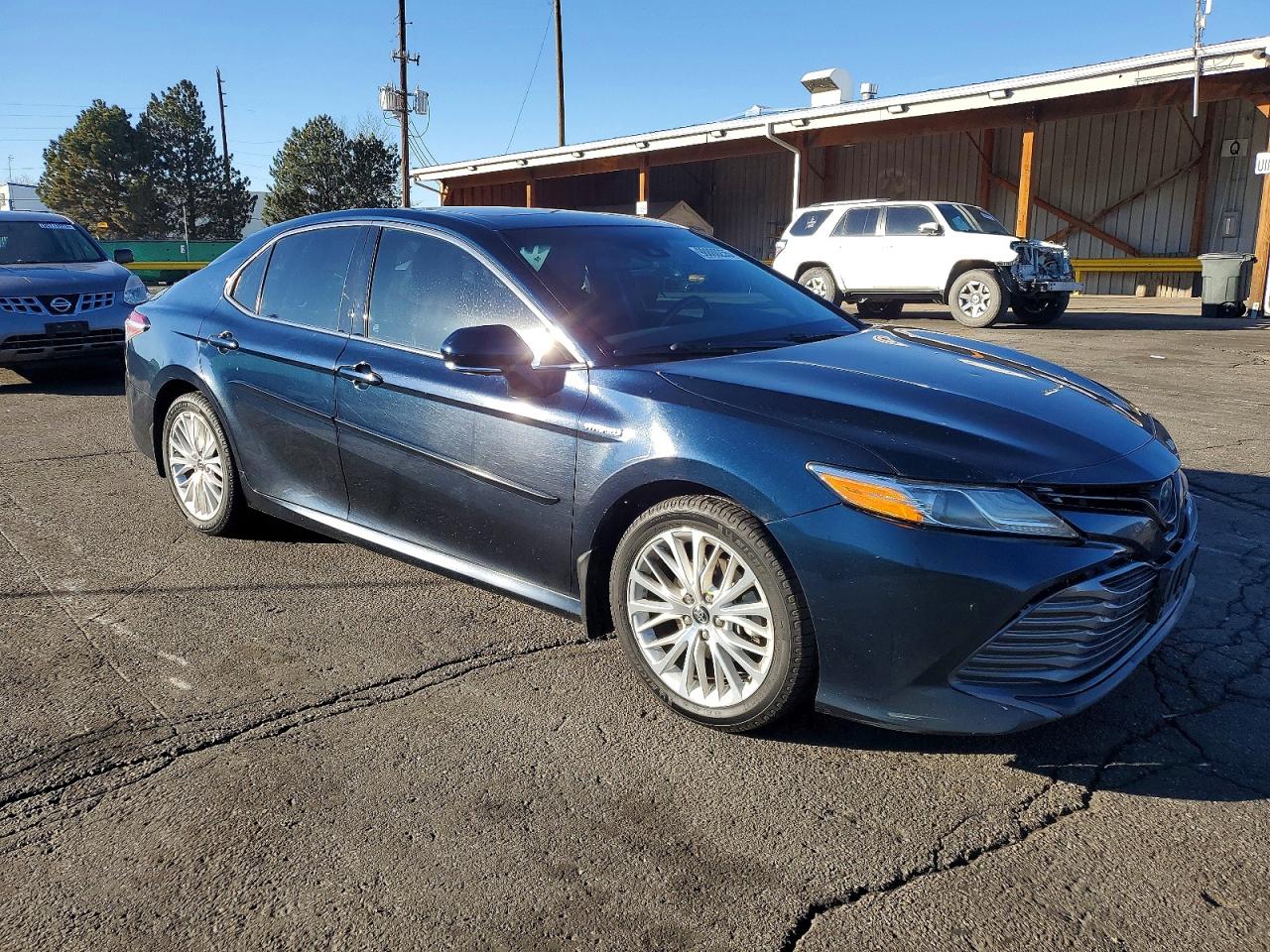2018 TOYOTA CAMRY HYBRID photo 4