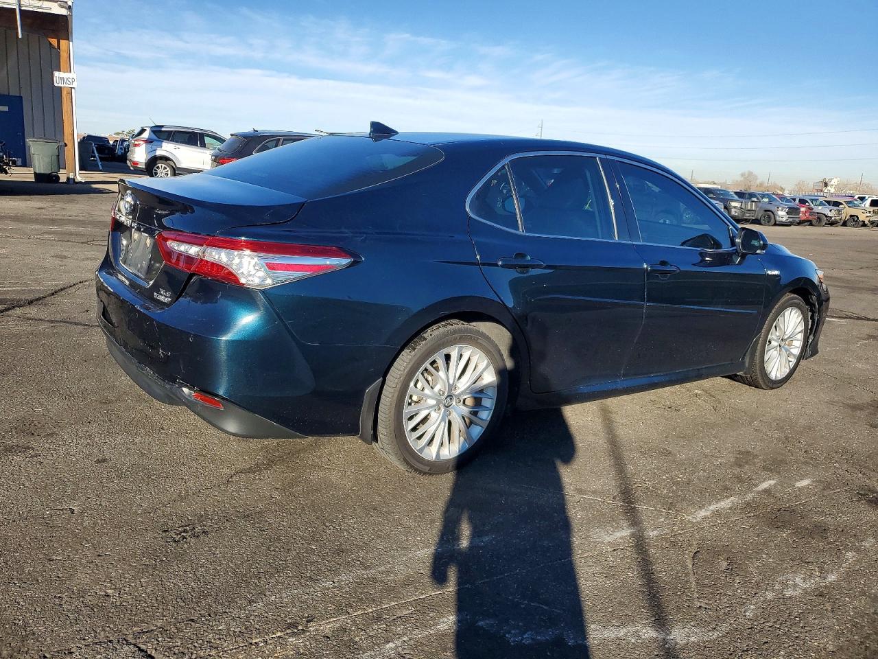 2018 TOYOTA CAMRY HYBRID photo 3