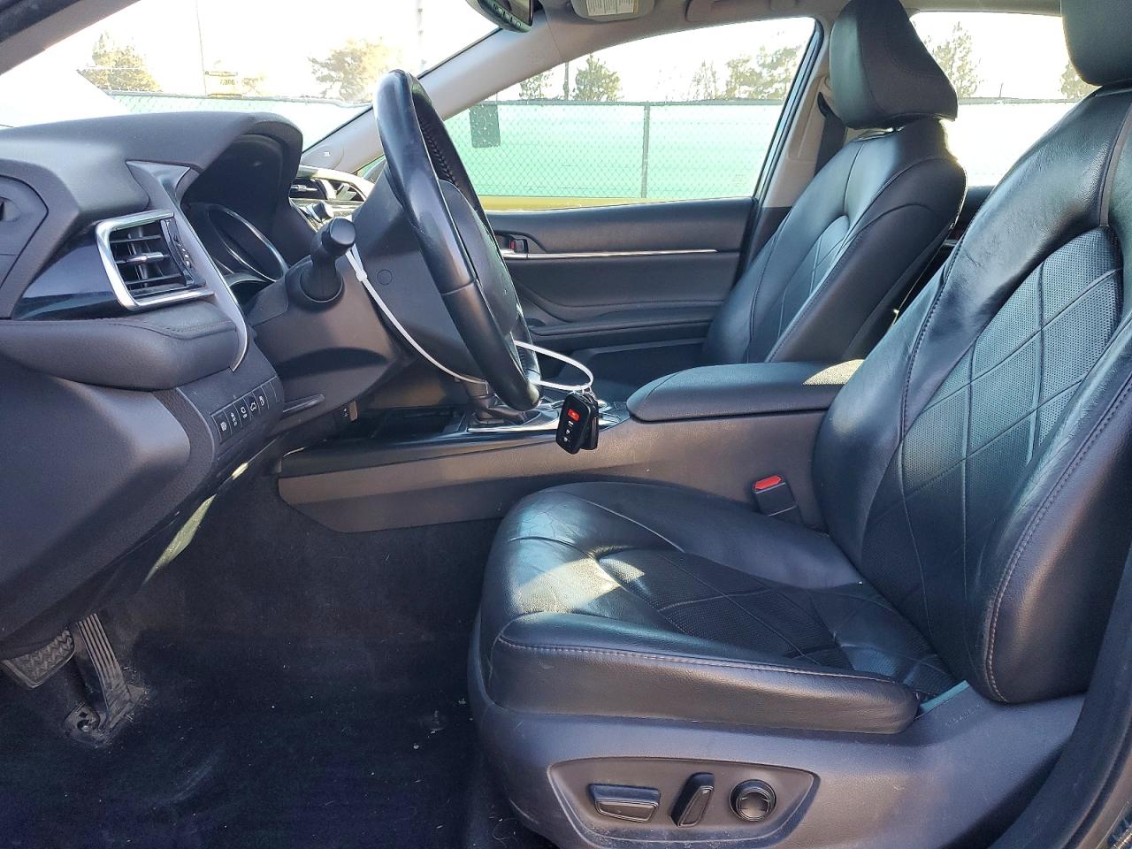 2018 TOYOTA CAMRY HYBRID photo 7