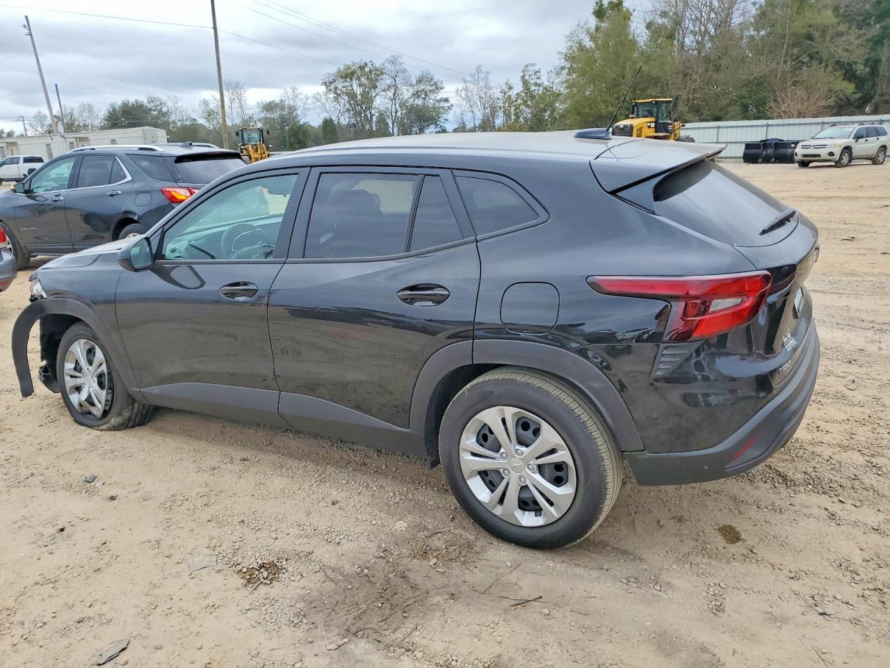 2025 CHEVROLET TRAX LS photo 3