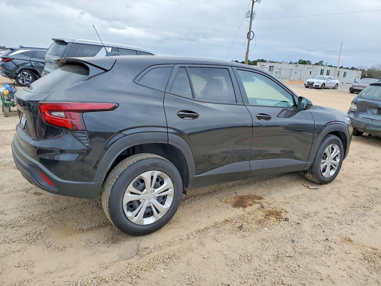 2025 CHEVROLET TRAX LS photo 5
