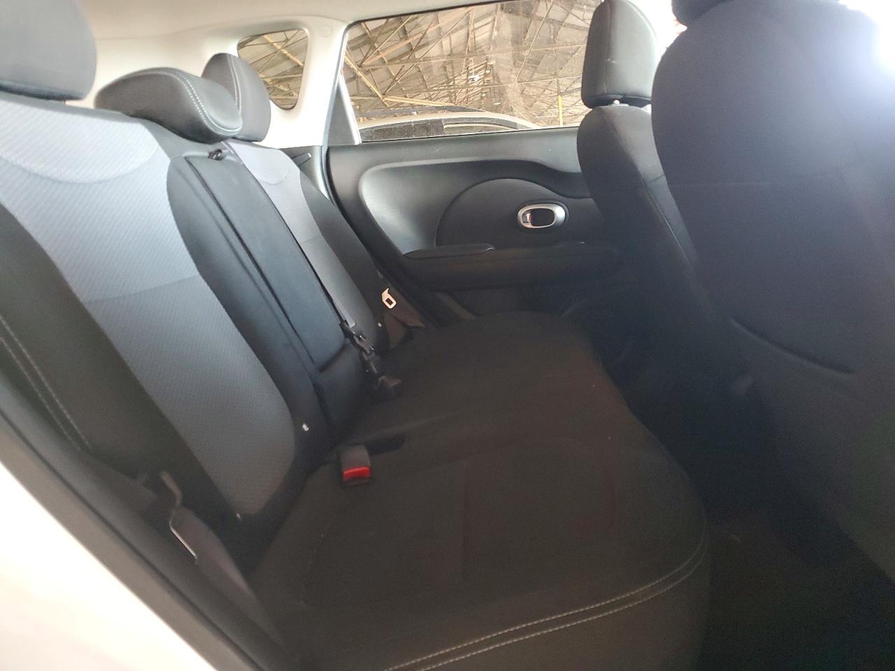 2017 KIA SOUL + photo 28