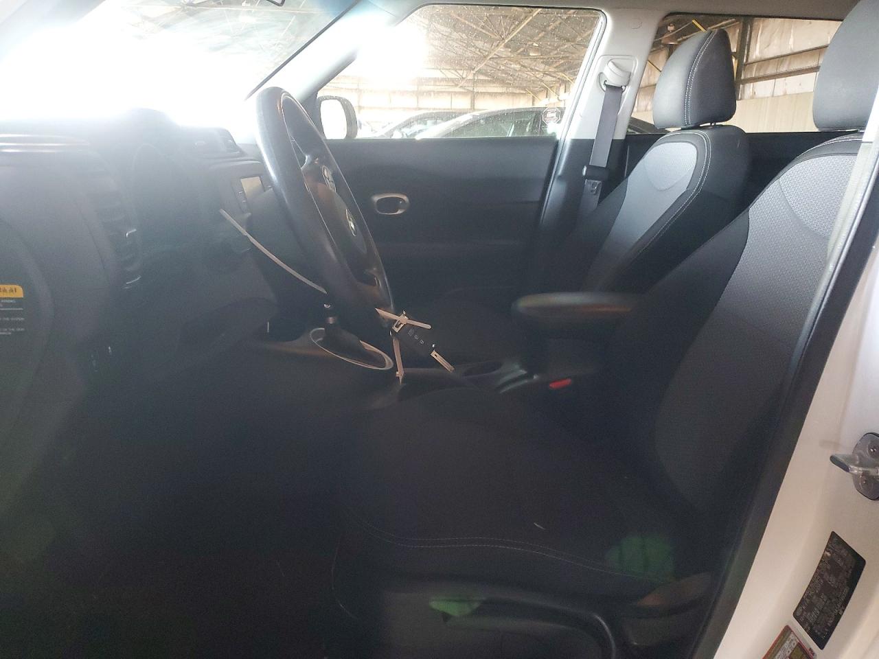 2017 KIA SOUL + photo 19