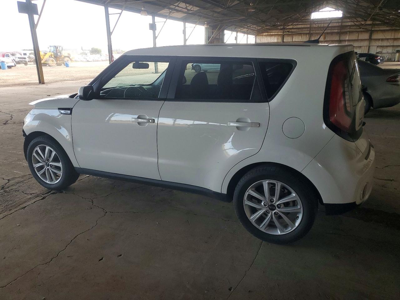 2017 KIA SOUL + photo 4