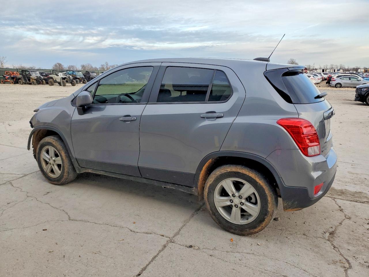 2020 CHEVROLET TRAX LS photo 2