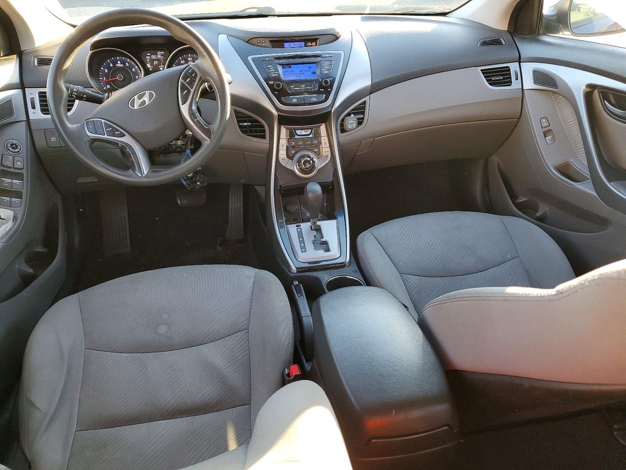 2013 HYUNDAI ELANTRA photo 8