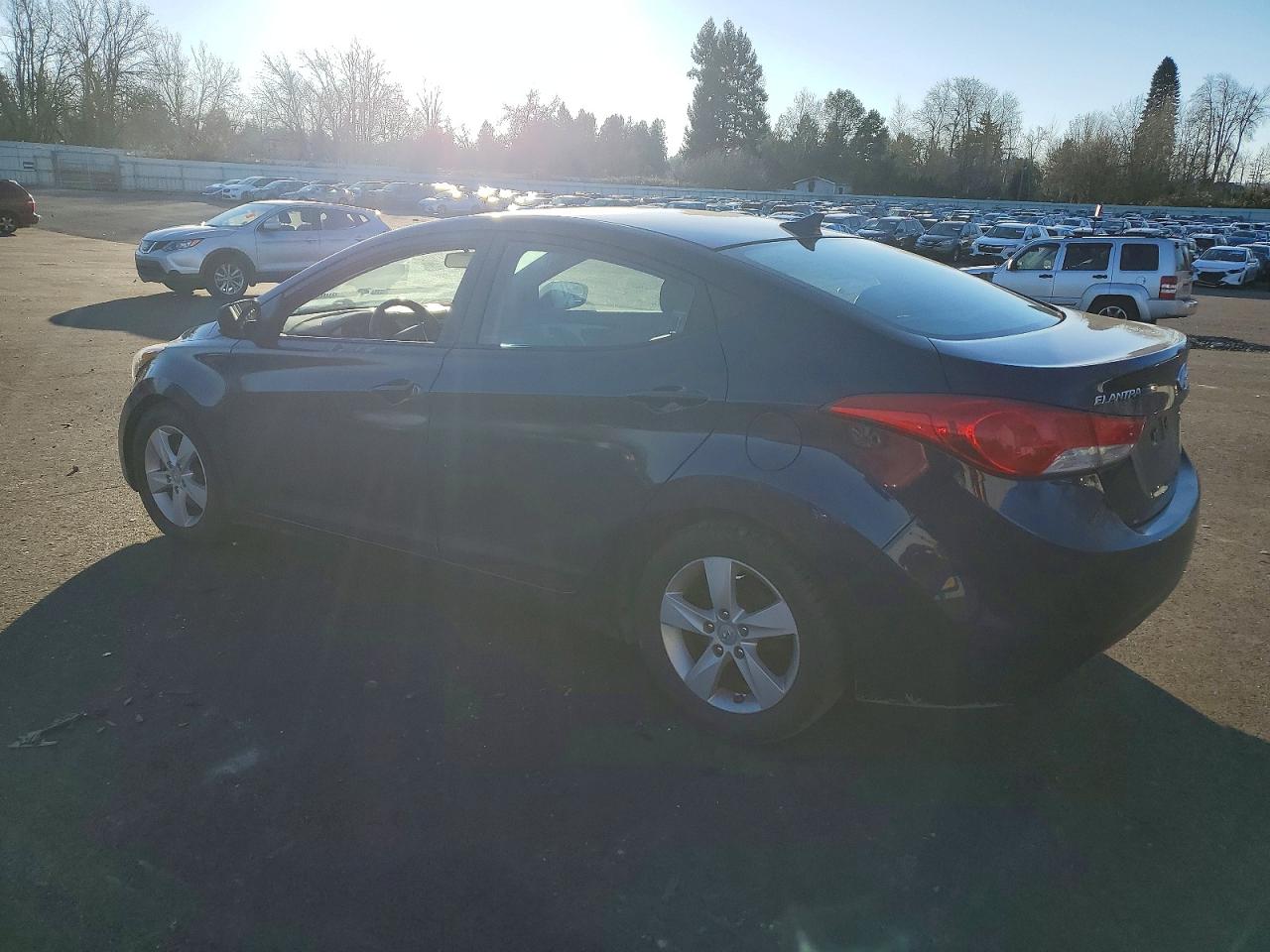 2013 HYUNDAI ELANTRA photo 2