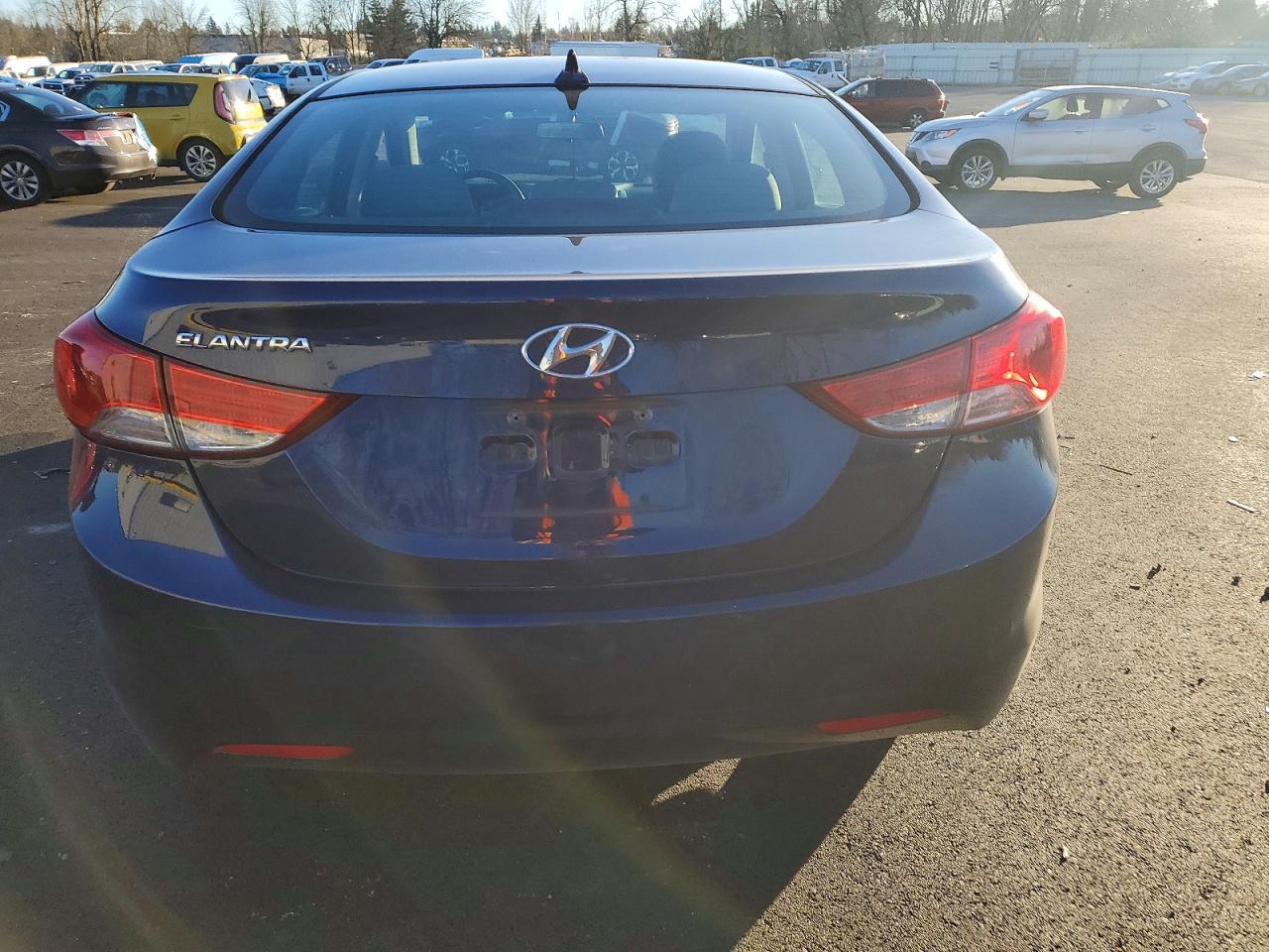 2013 HYUNDAI ELANTRA photo 6