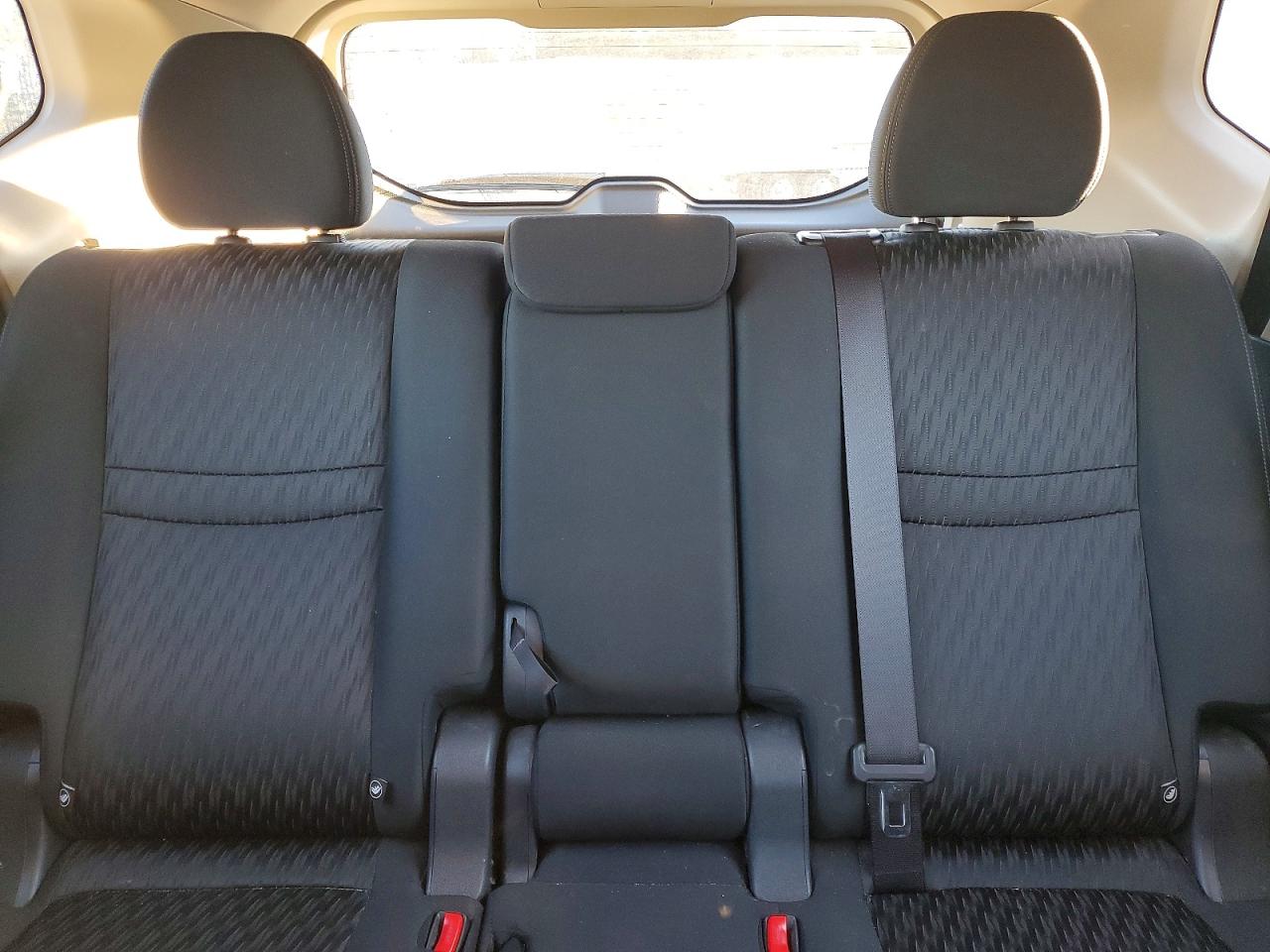 2018 NISSAN ROGUE S photo 10
