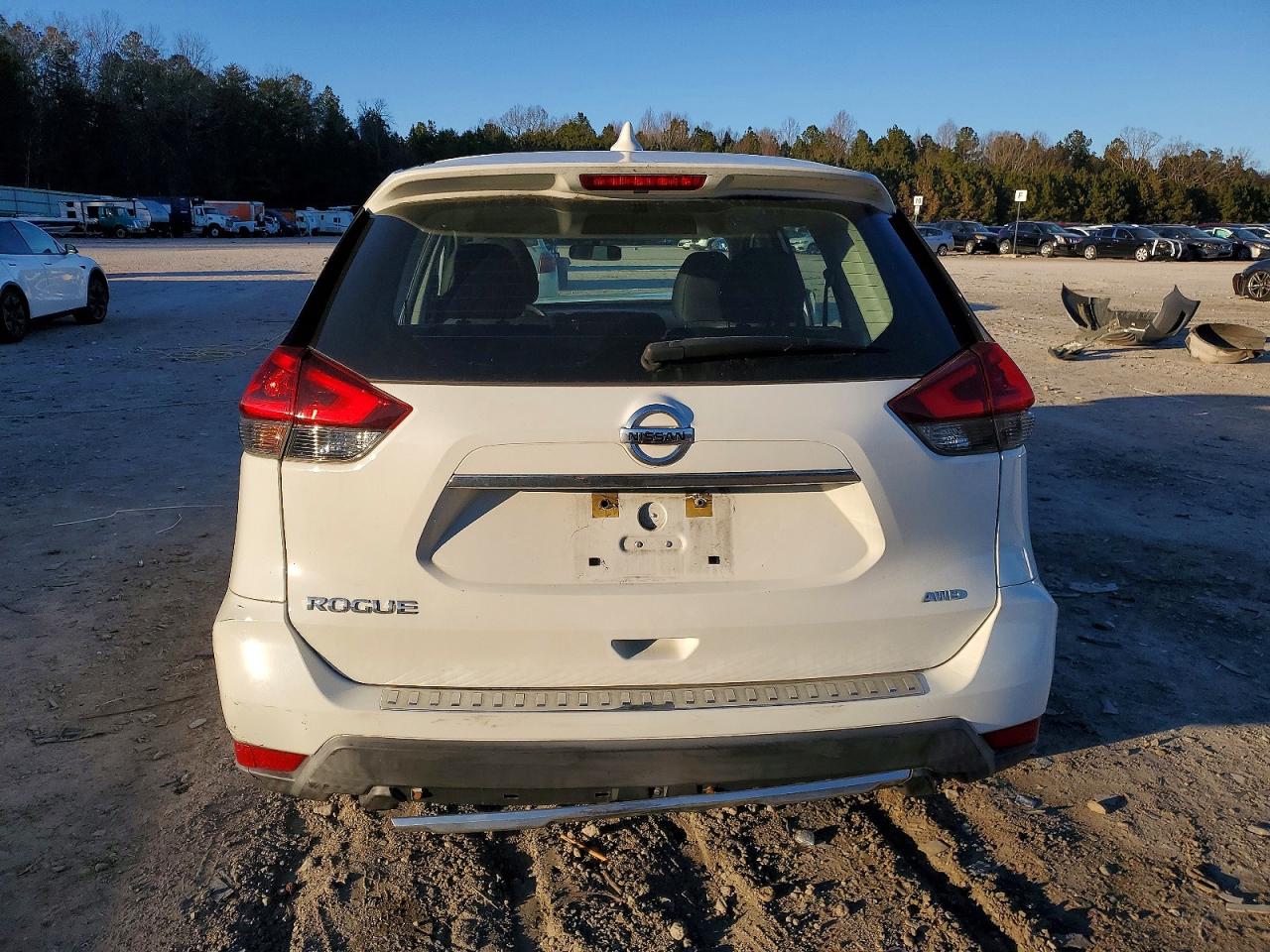 2018 NISSAN ROGUE S photo 6